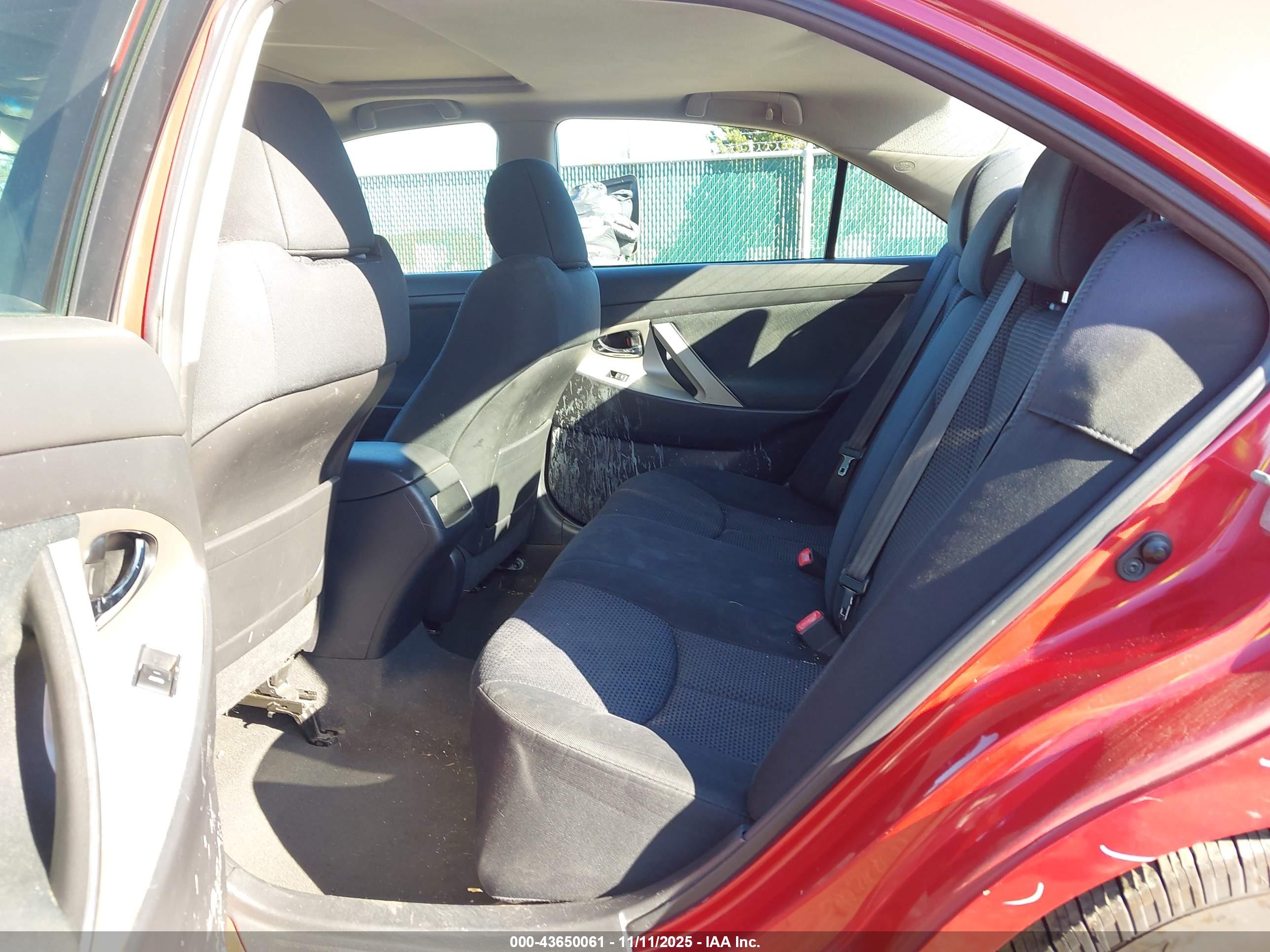 TOYOTA CAMRY image 8