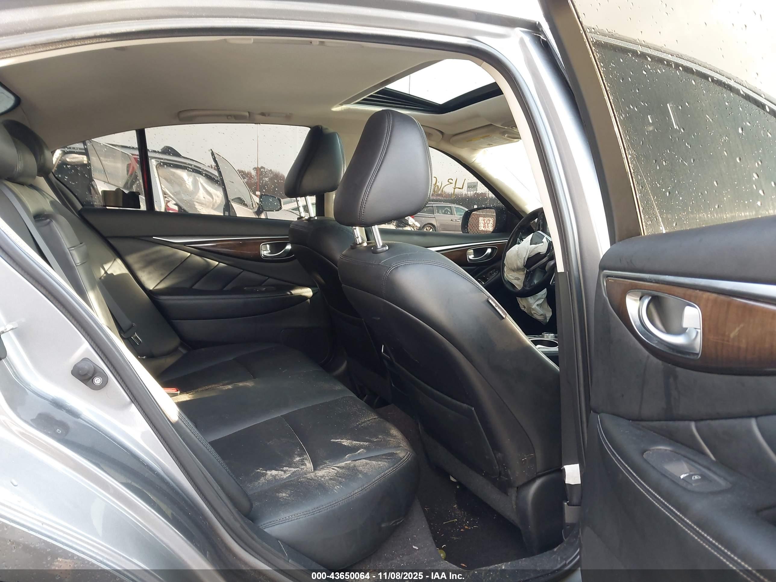 INFINITI Q50 image 8