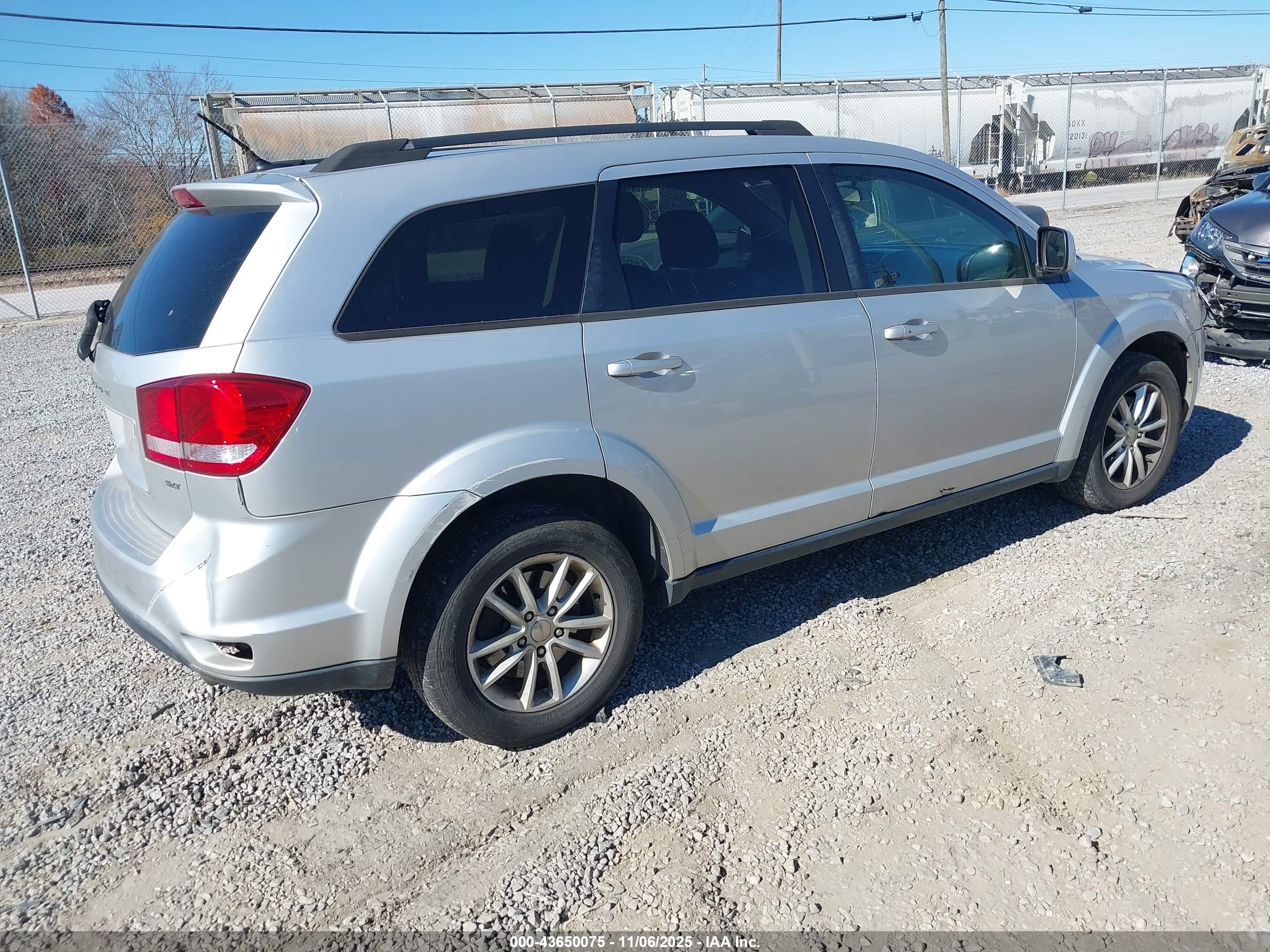 DODGE JOURNEY image 4