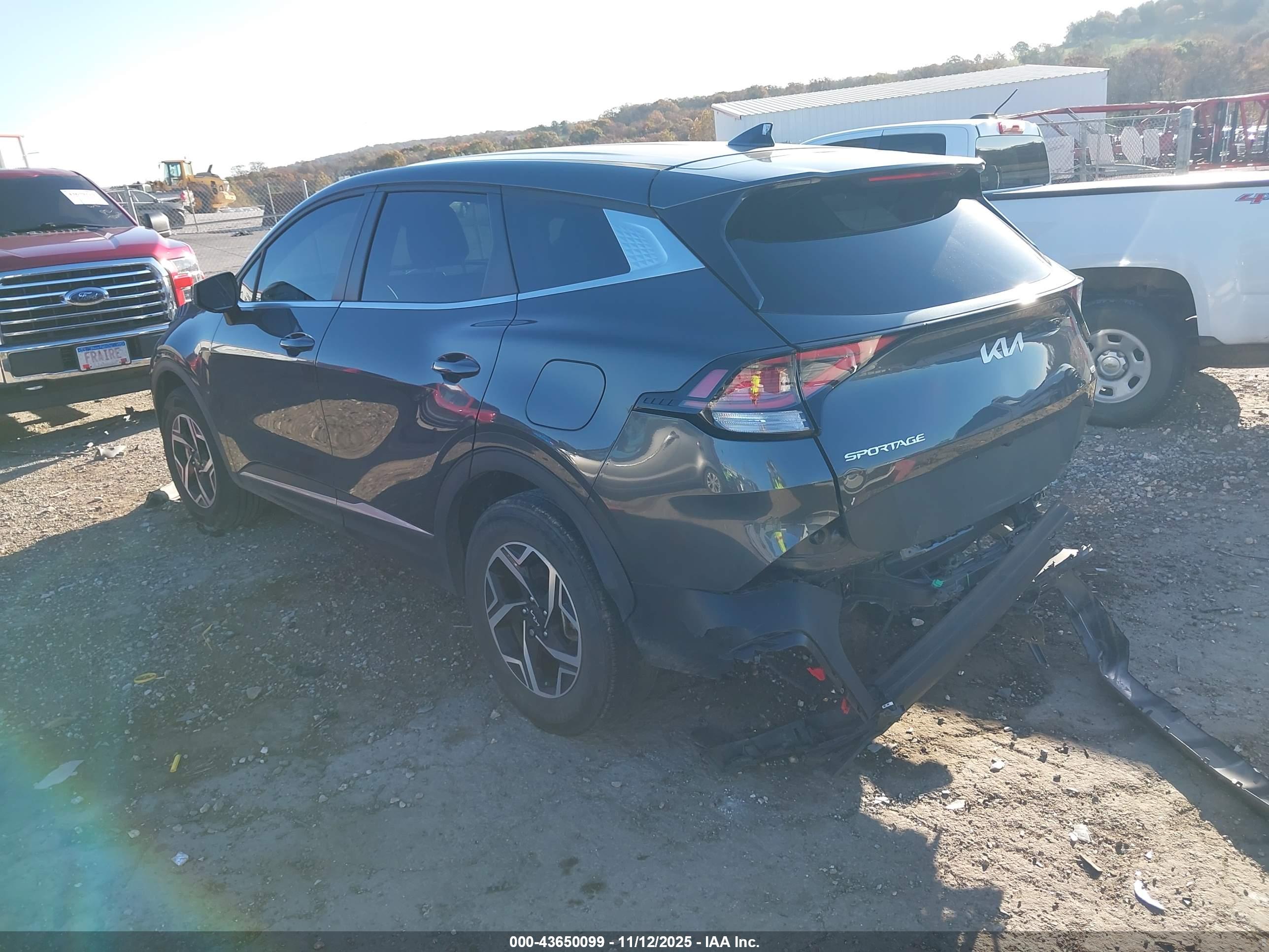 KIA SPORTAGE image 3