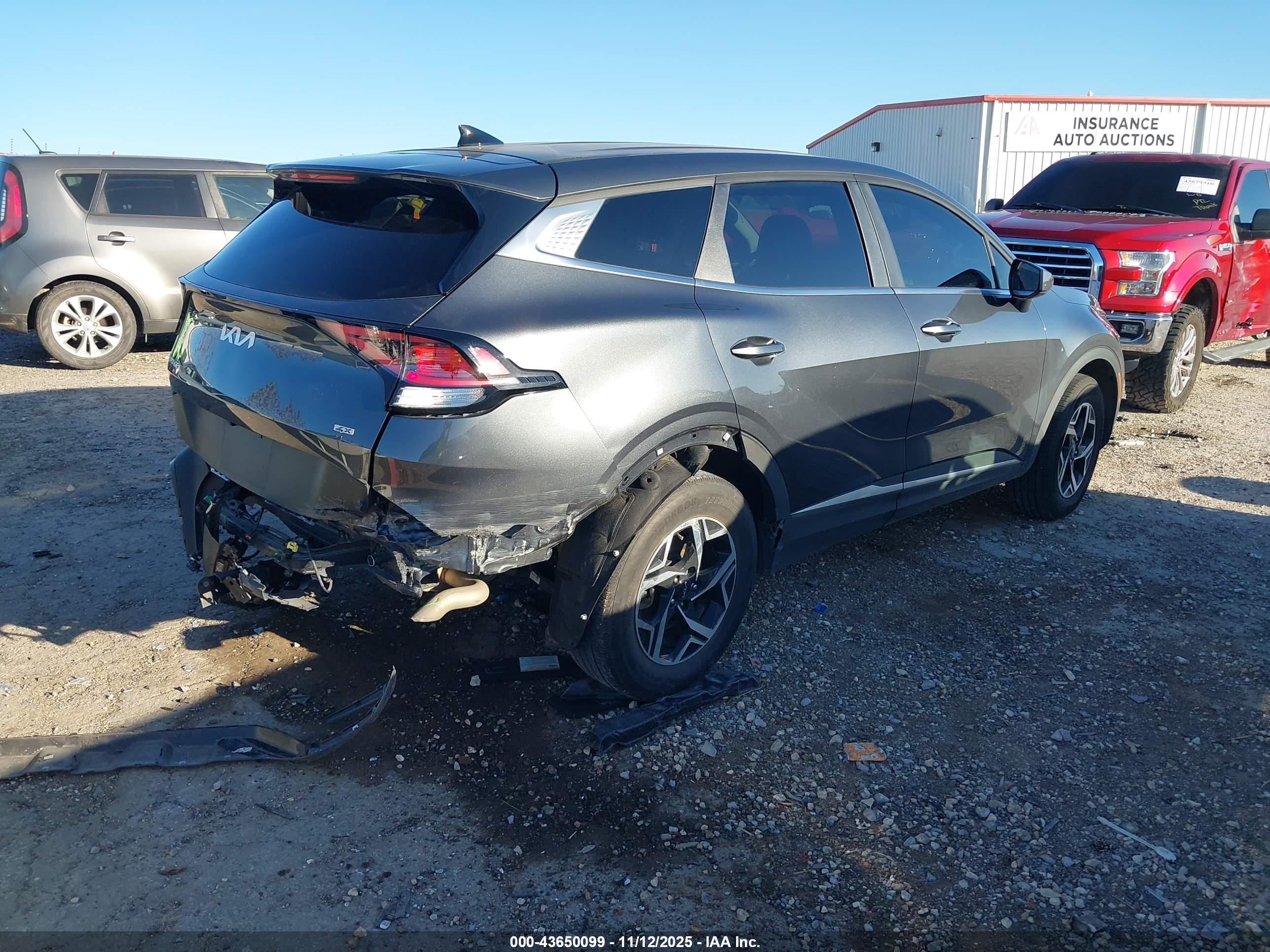KIA SPORTAGE image 4