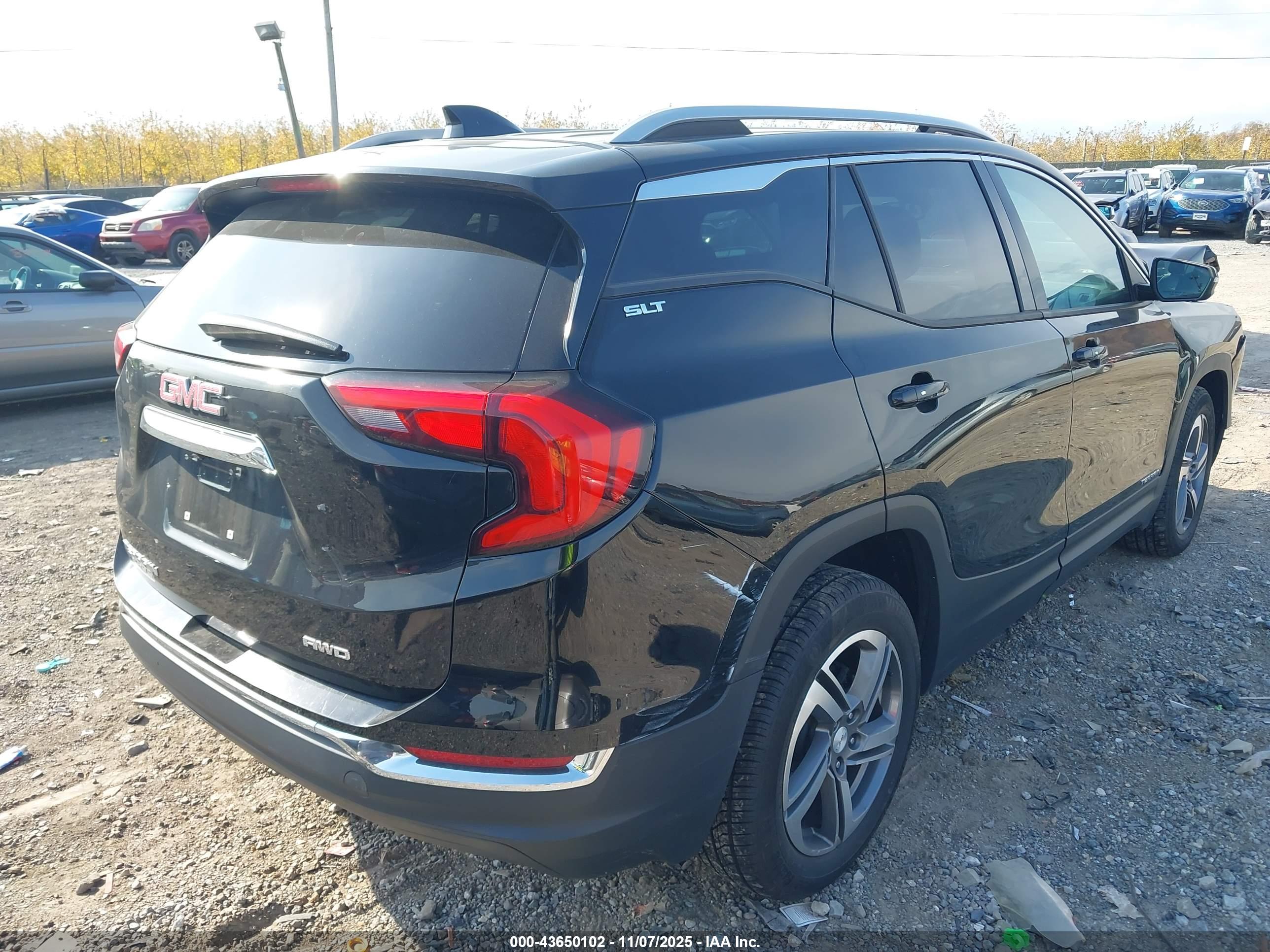 GMC TERRAIN image 4