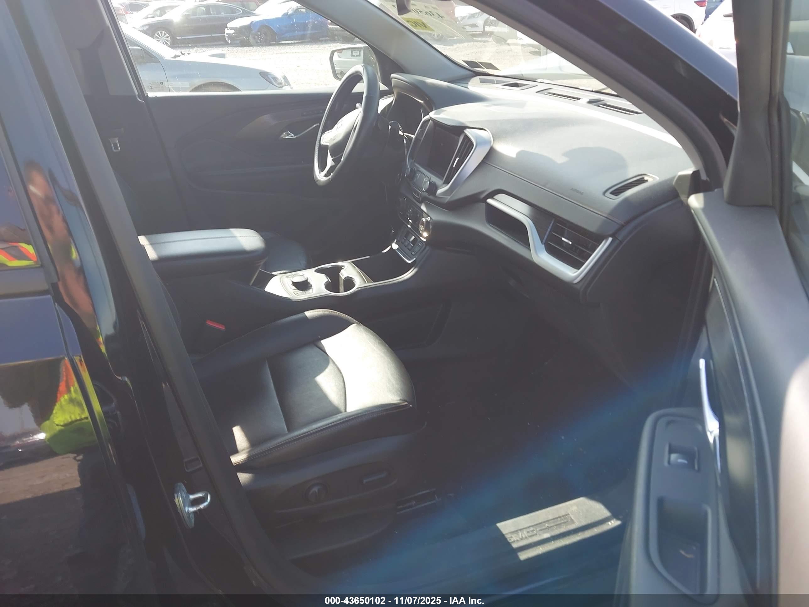 GMC TERRAIN image 5
