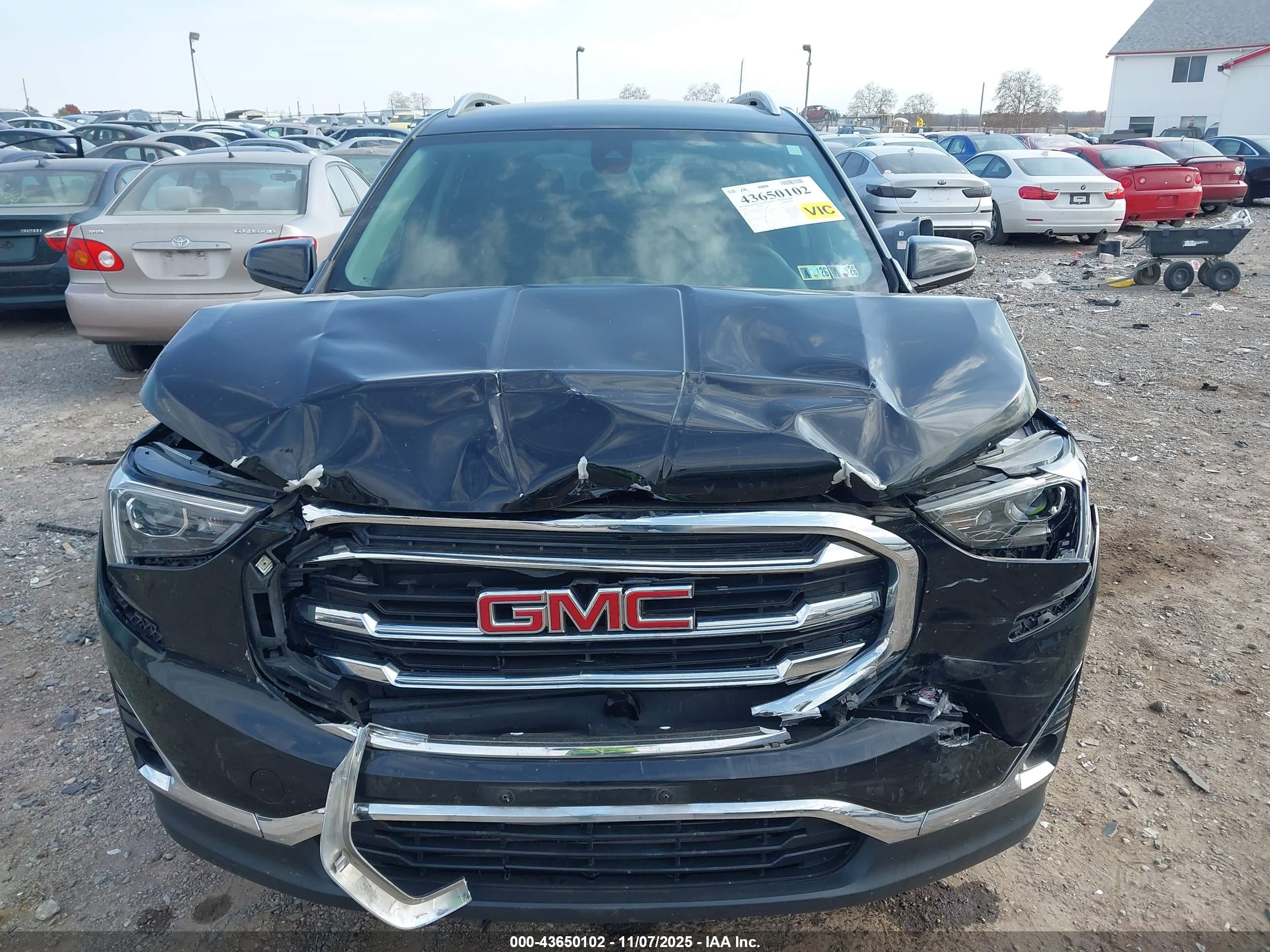GMC TERRAIN image 6