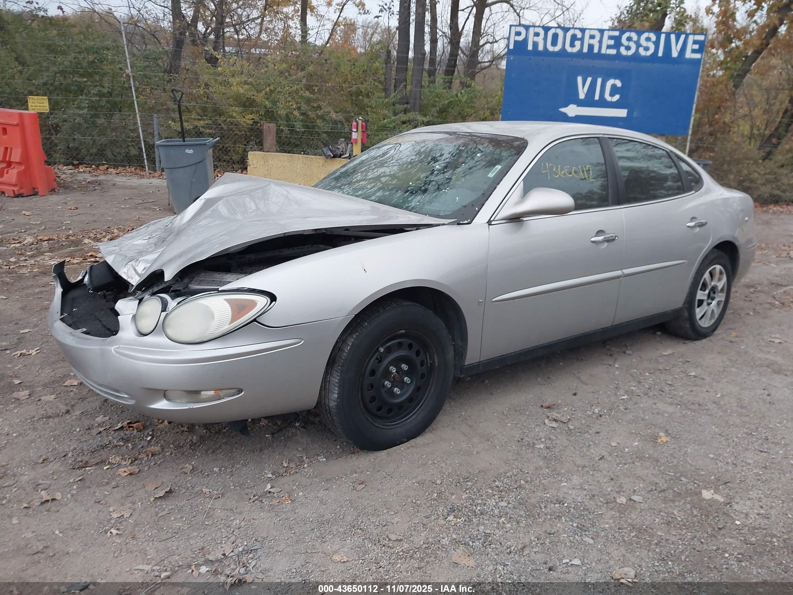 BUICK LACROSSE image 2