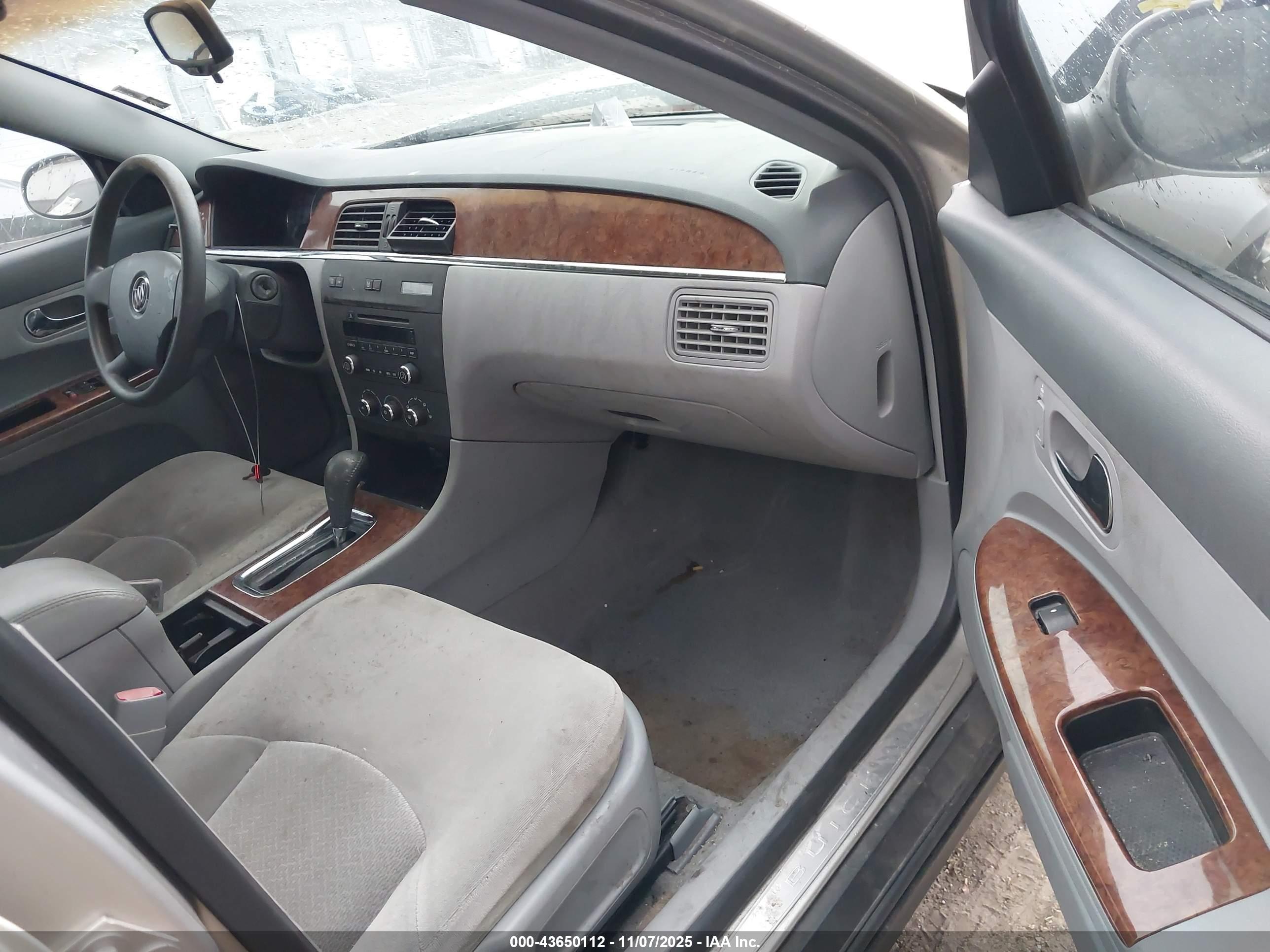 BUICK LACROSSE image 5