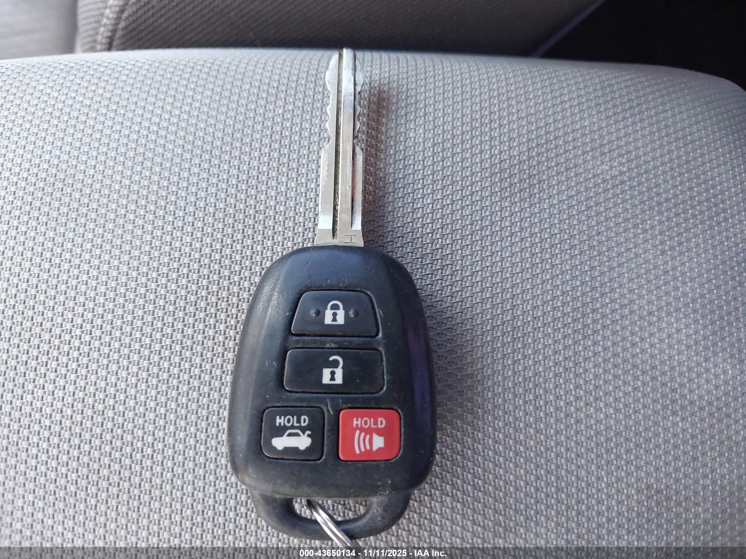 TOYOTA COROLLA image 11