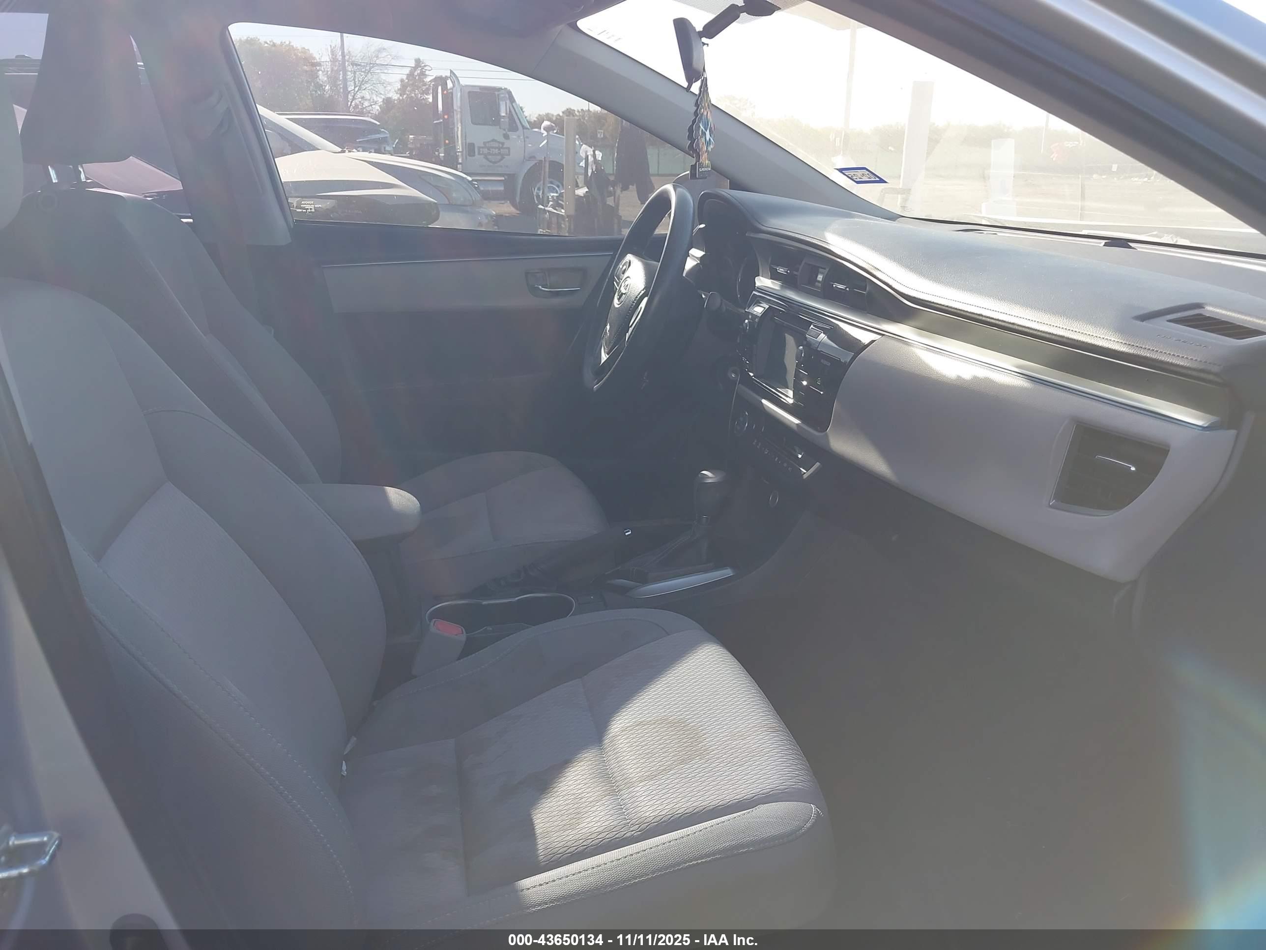 TOYOTA COROLLA image 5