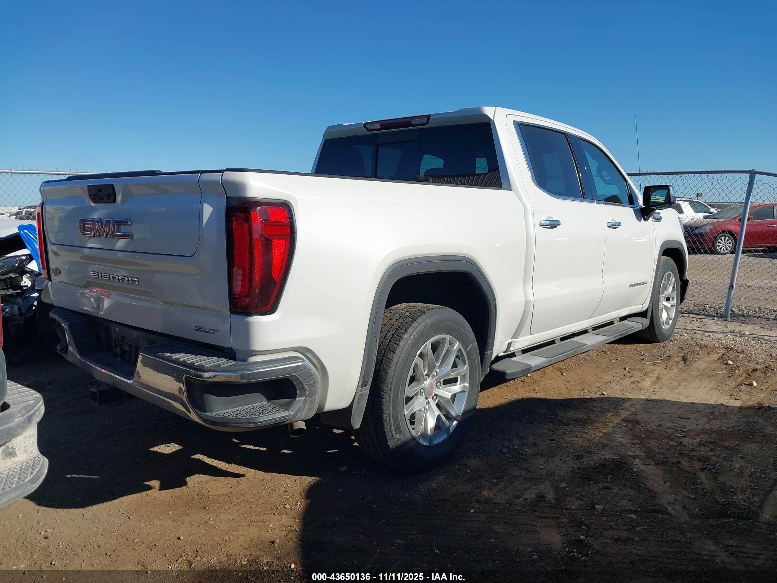 GMC SIERRA image 4