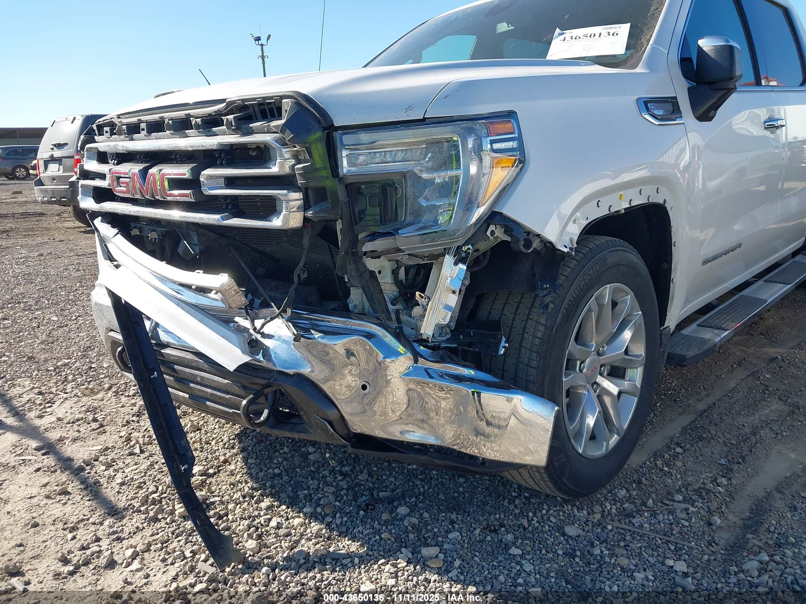 GMC SIERRA image 6