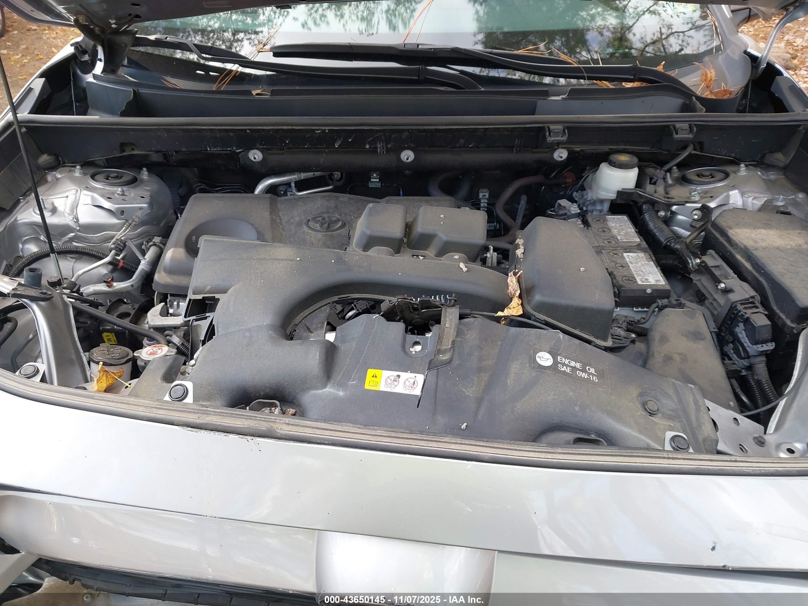 TOYOTA RAV4 image 10