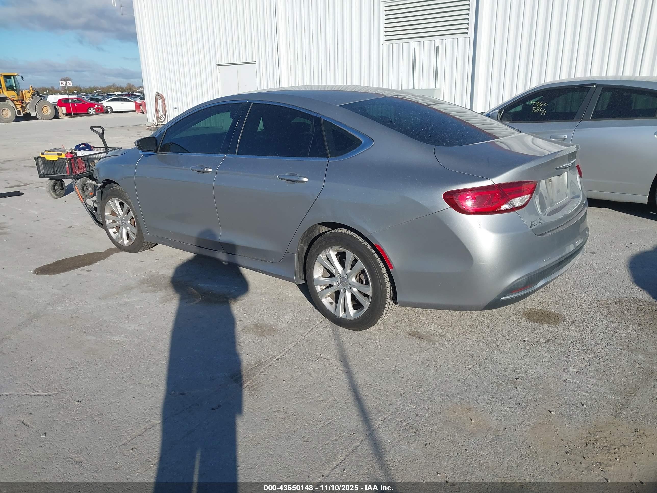 CHRYSLER 200 image 3