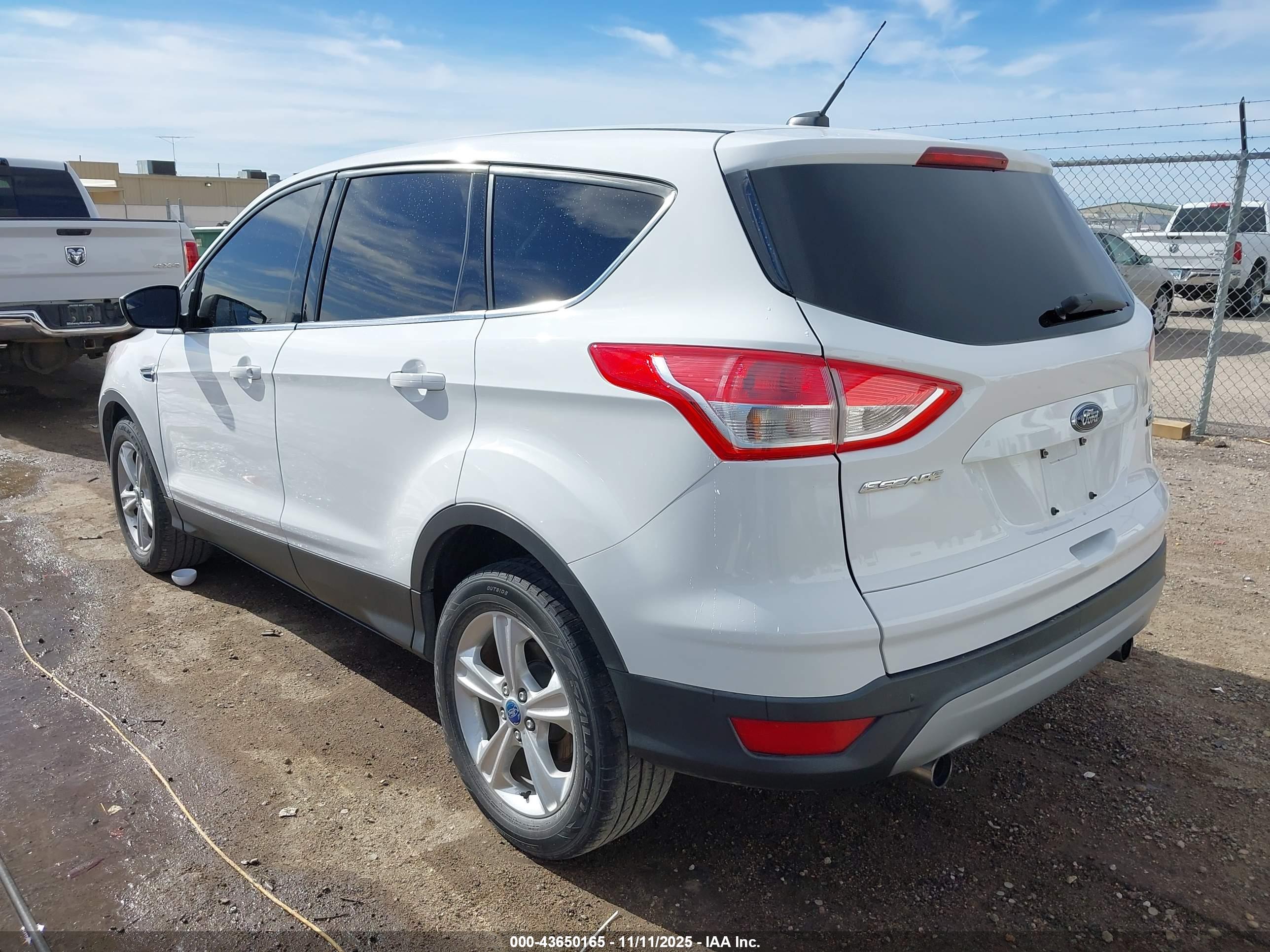FORD ESCAPE image 3