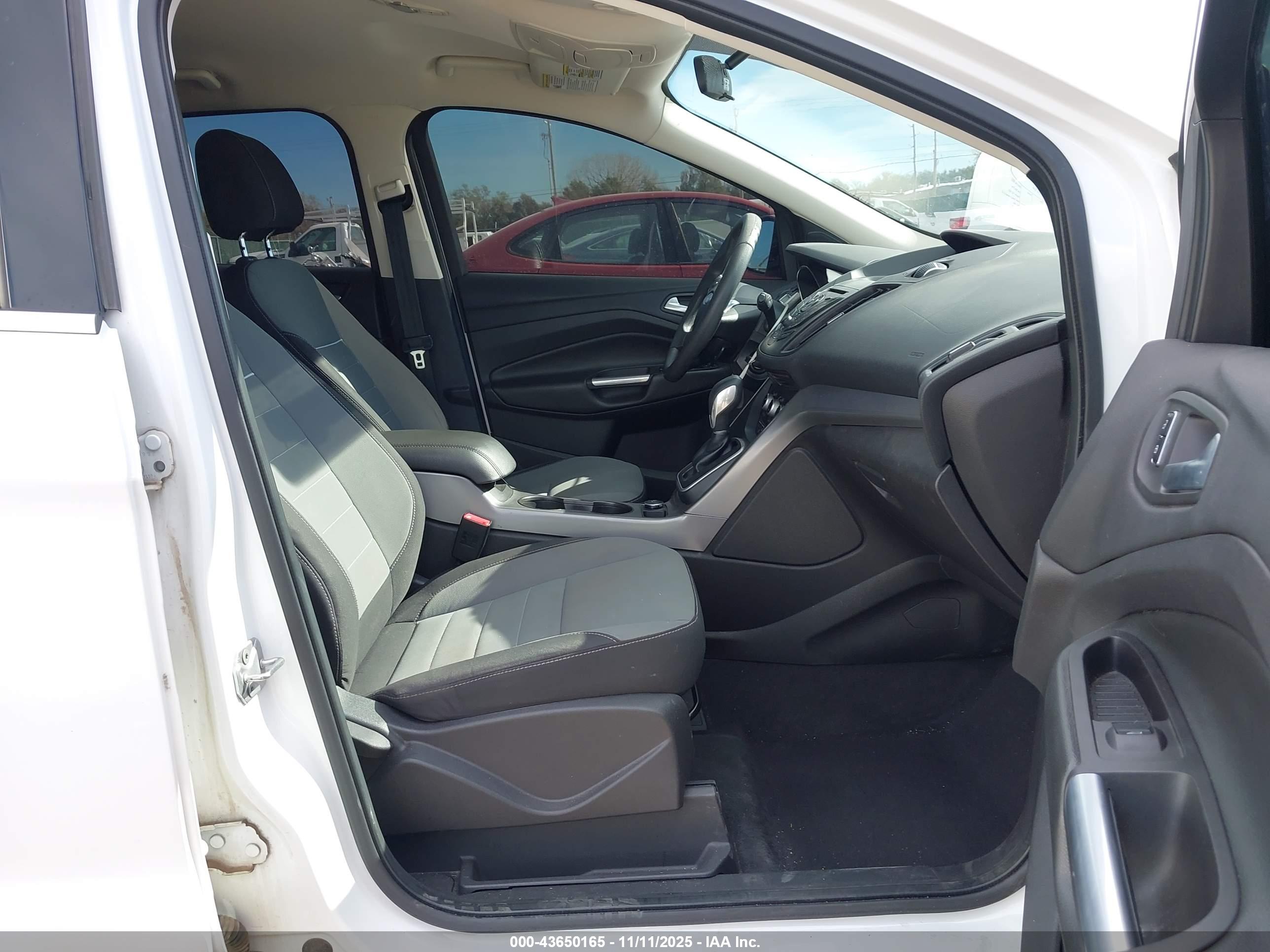 FORD ESCAPE image 5