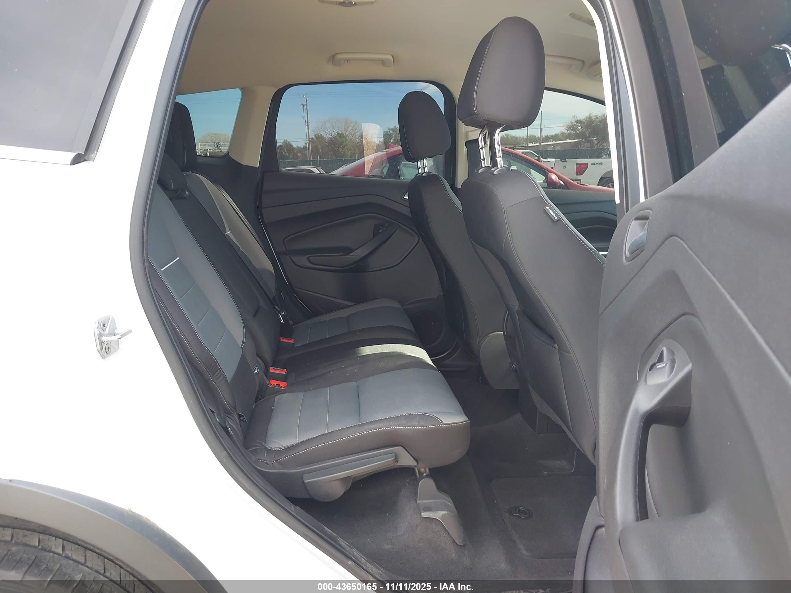 FORD ESCAPE image 8