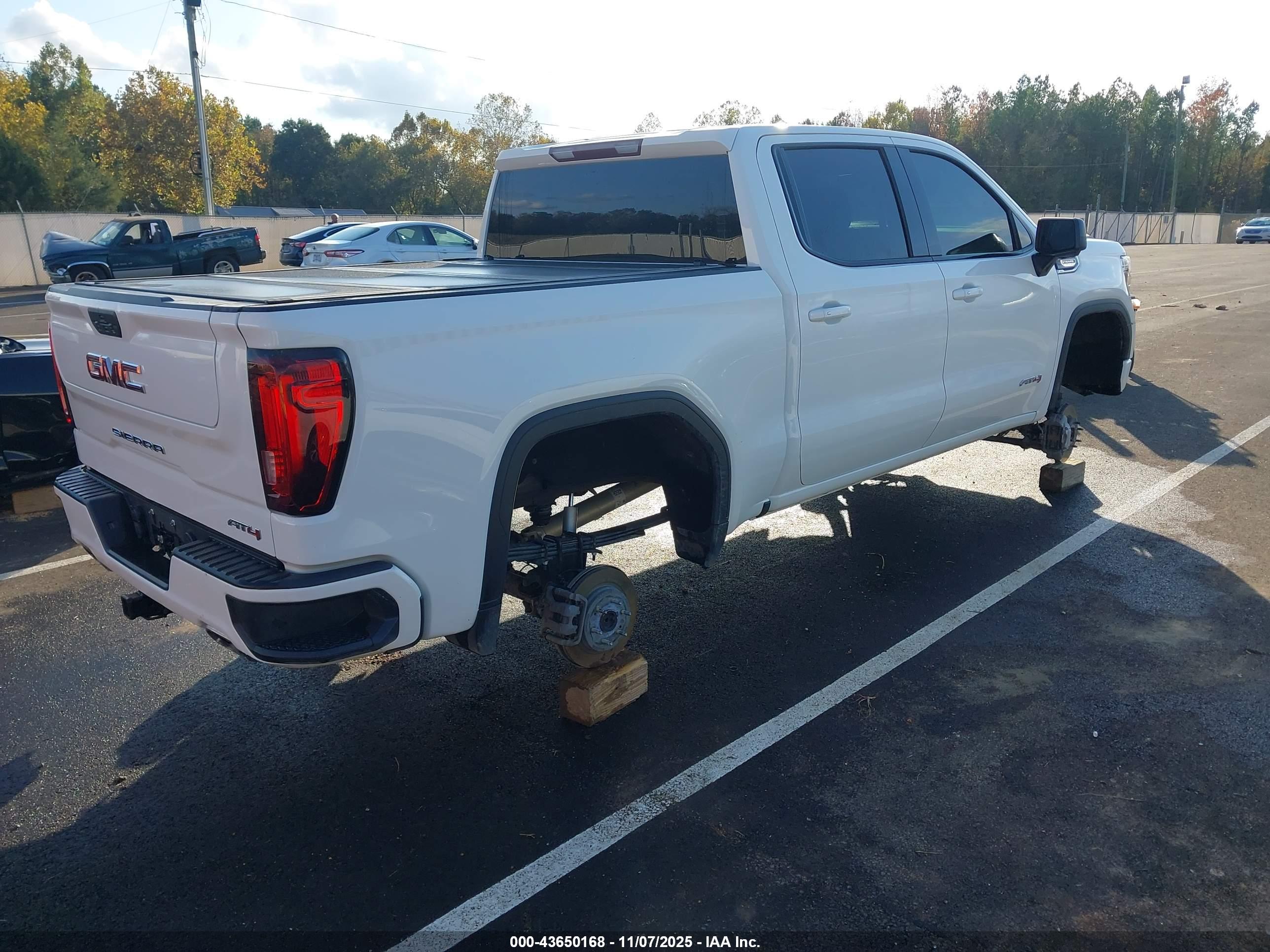 GMC SIERRA image 4