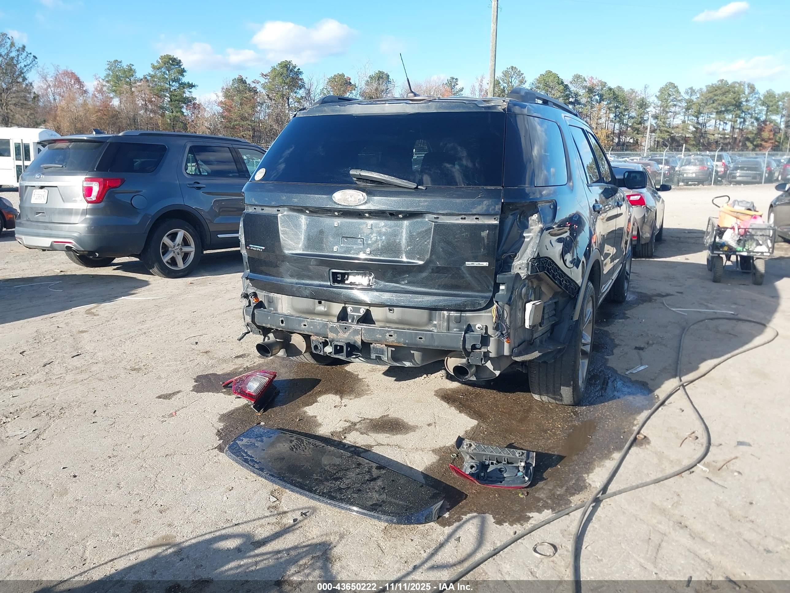 FORD EXPLORER image 4