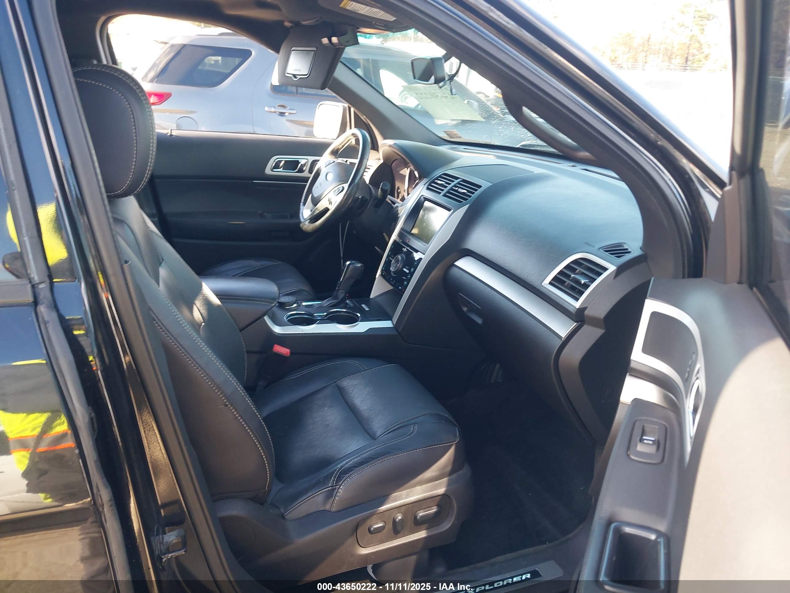 FORD EXPLORER image 5
