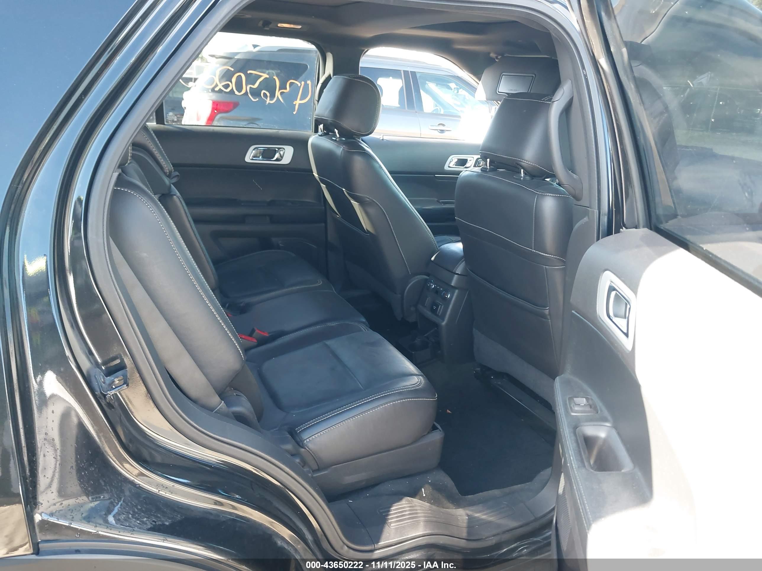FORD EXPLORER image 8