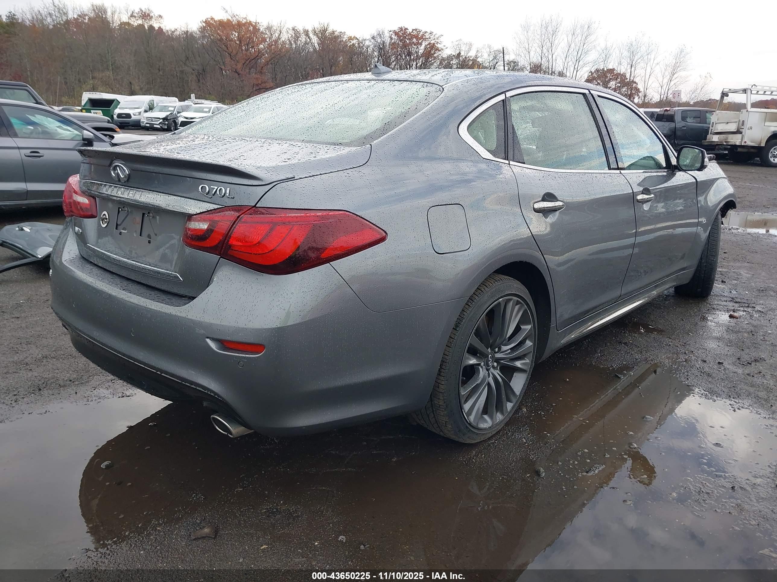 INFINITI Q70L image 4