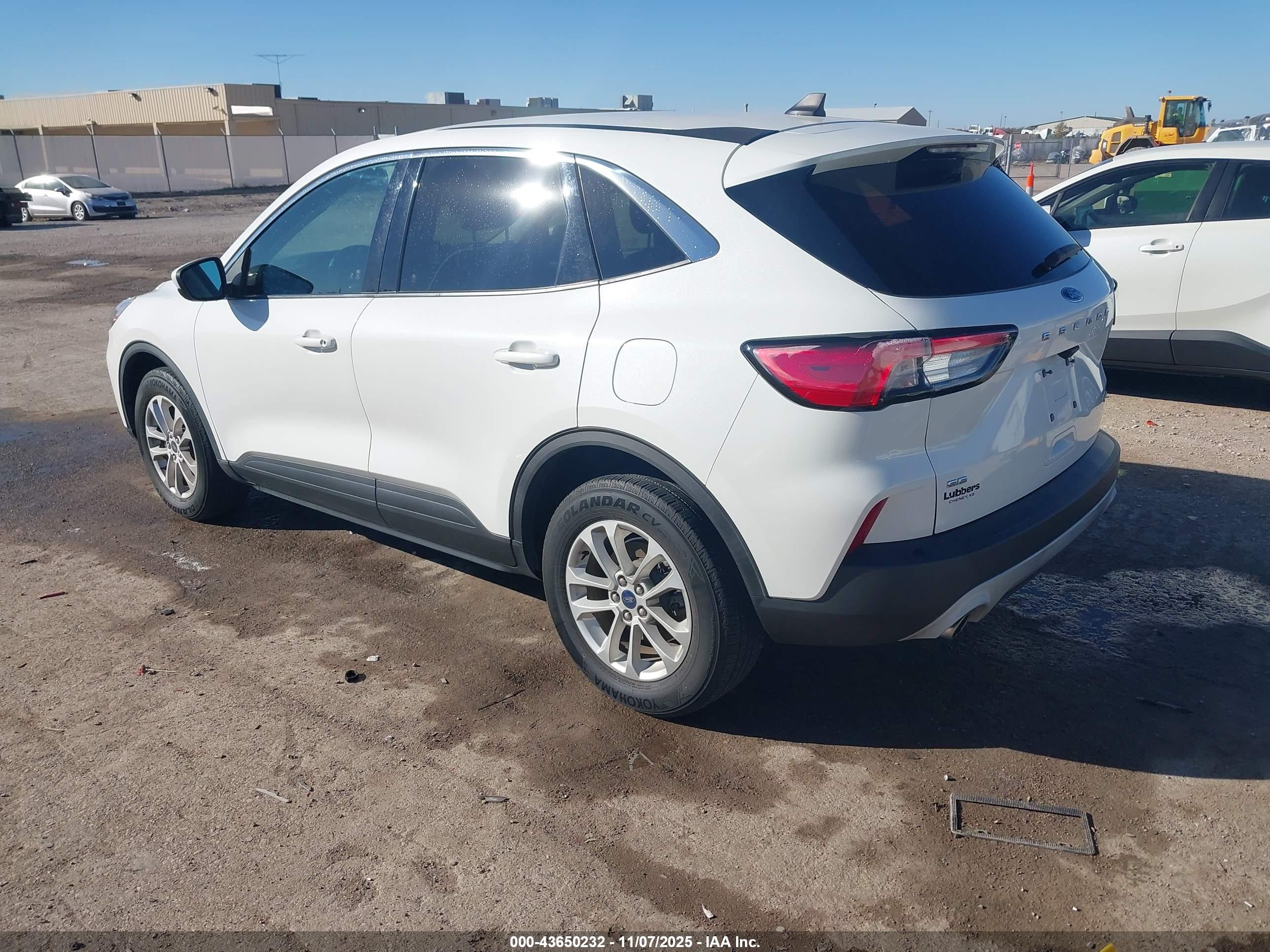 FORD ESCAPE image 3