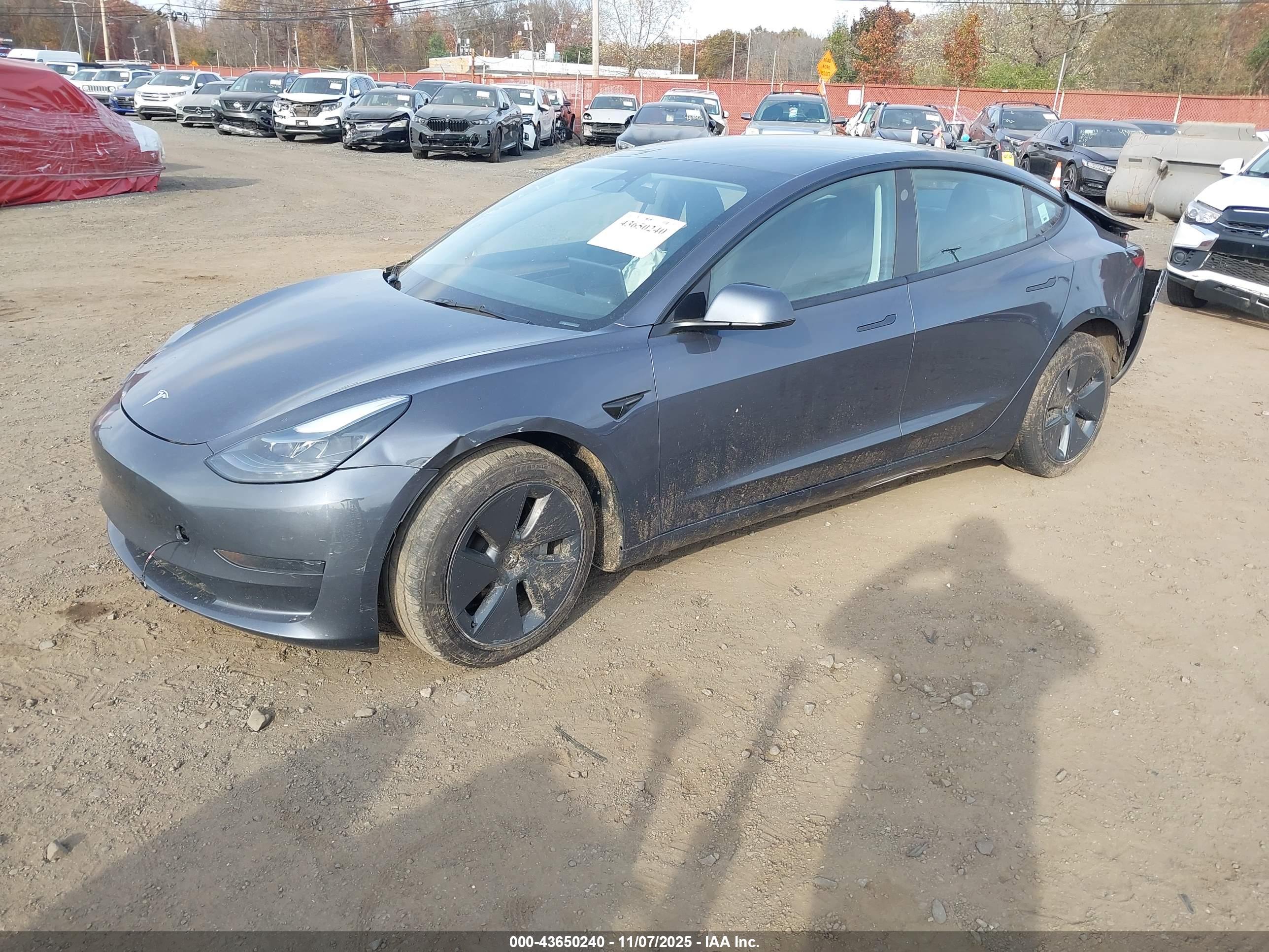 TESLA MODEL image 2