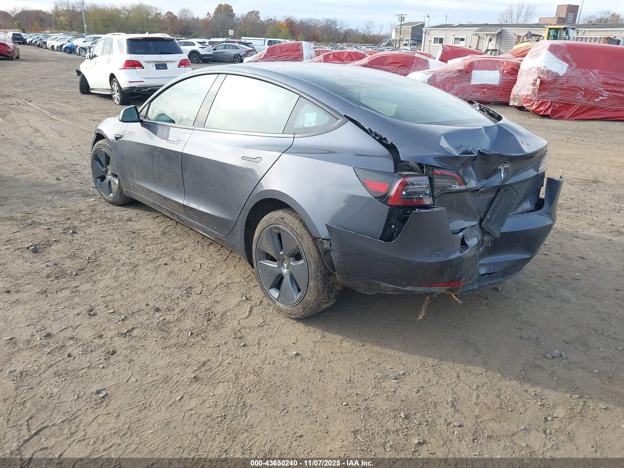 TESLA MODEL image 3