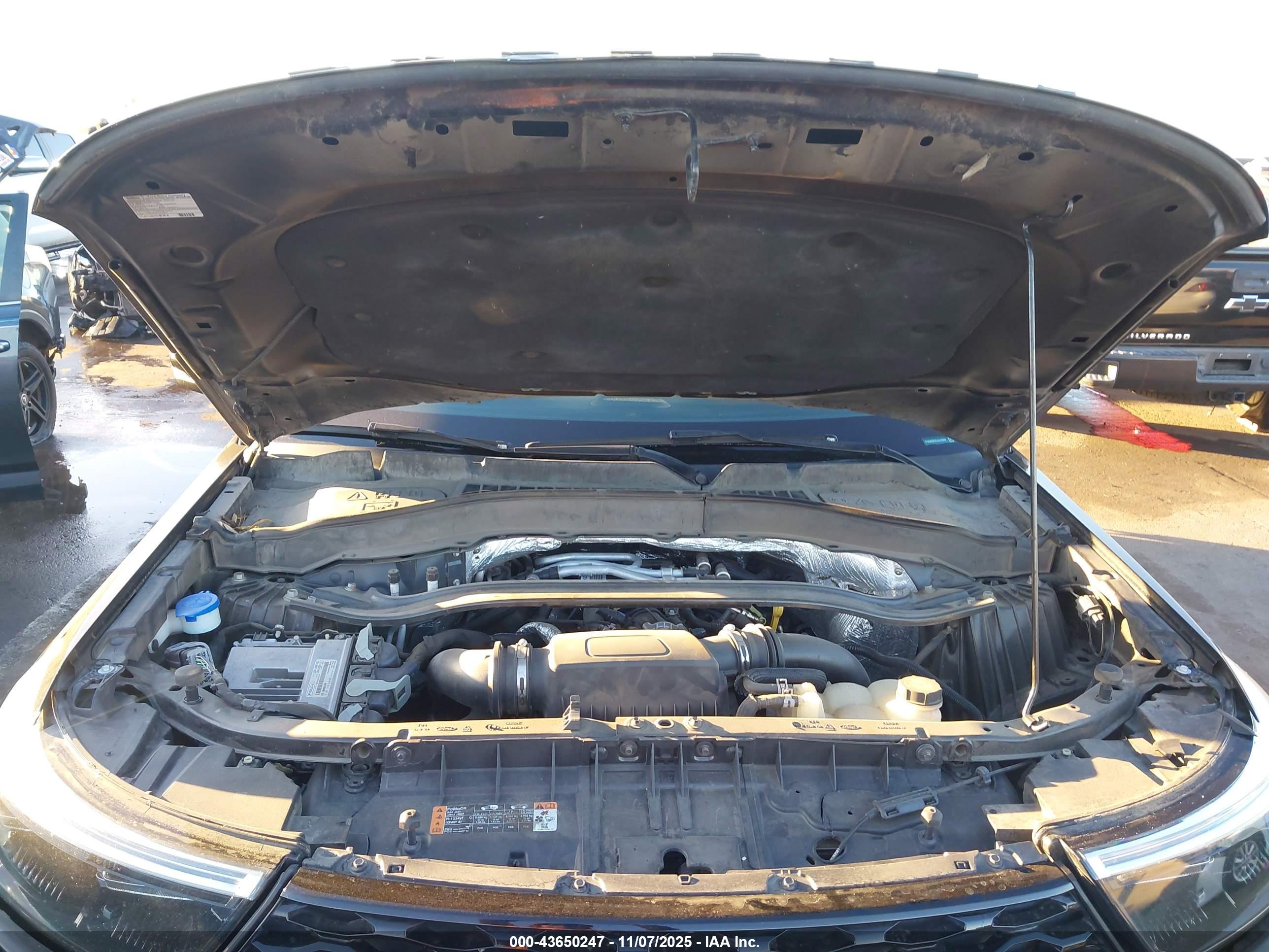FORD EXPLORER image 10