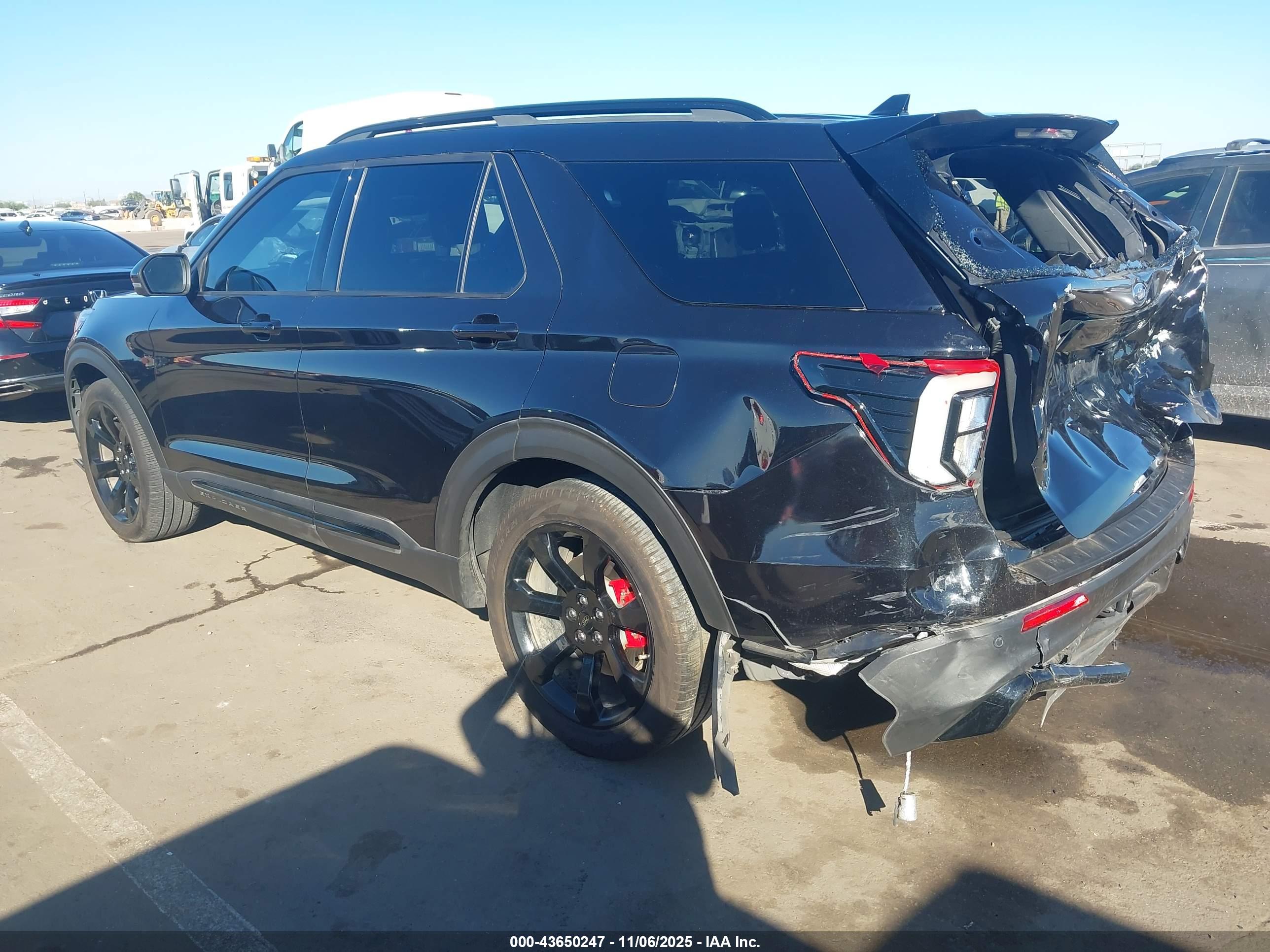 FORD EXPLORER image 3