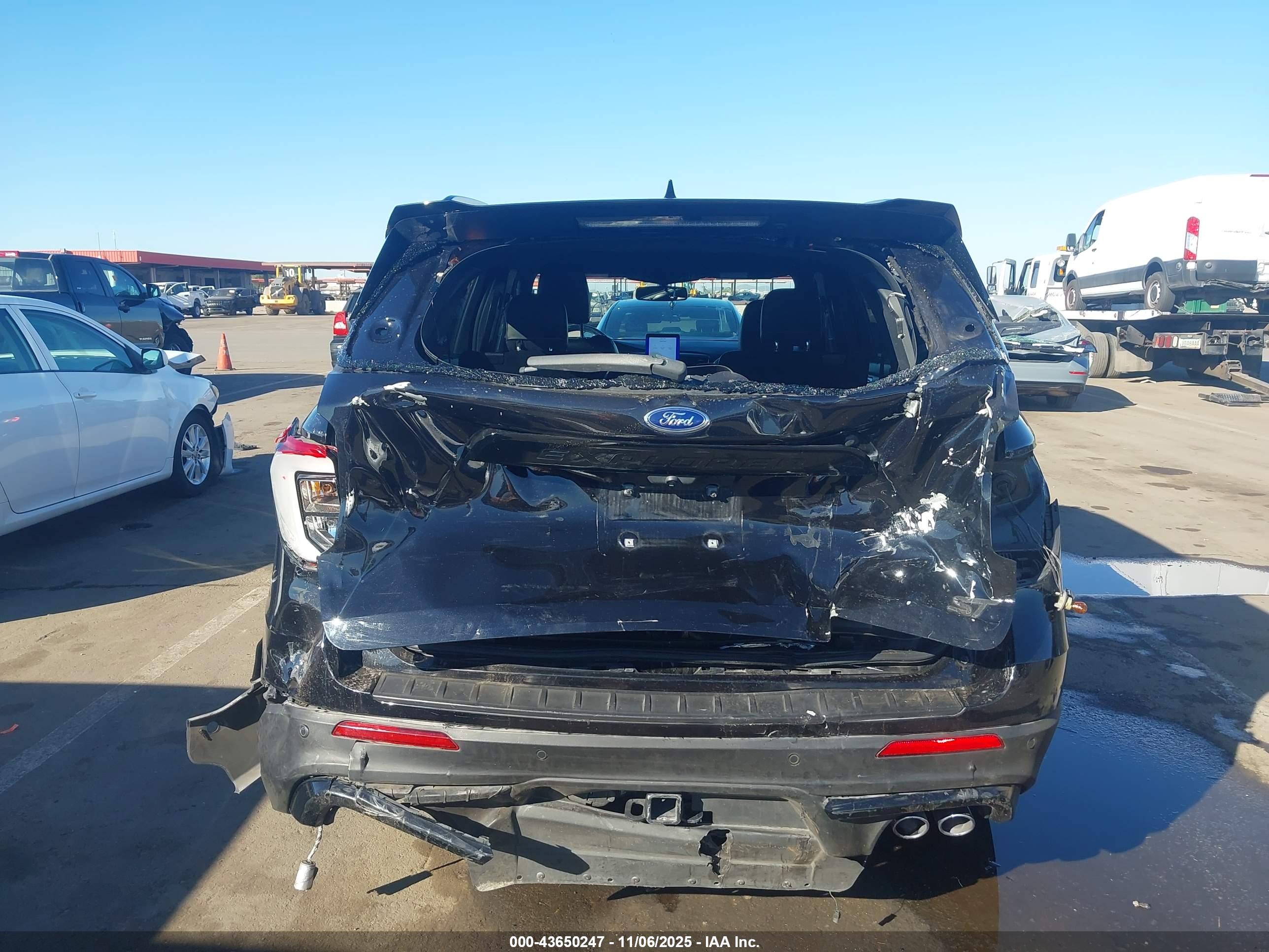 FORD EXPLORER image 6