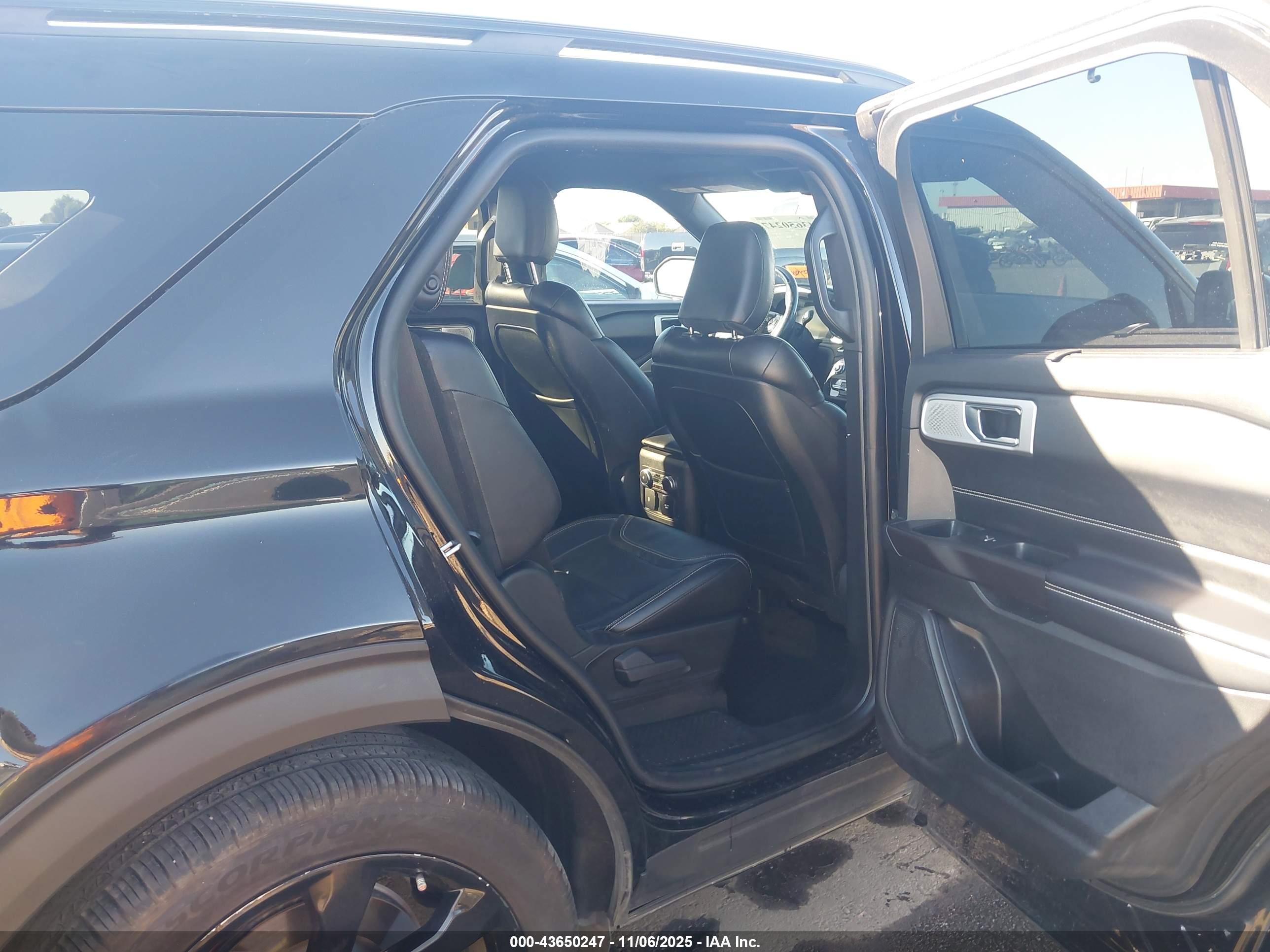 FORD EXPLORER image 8