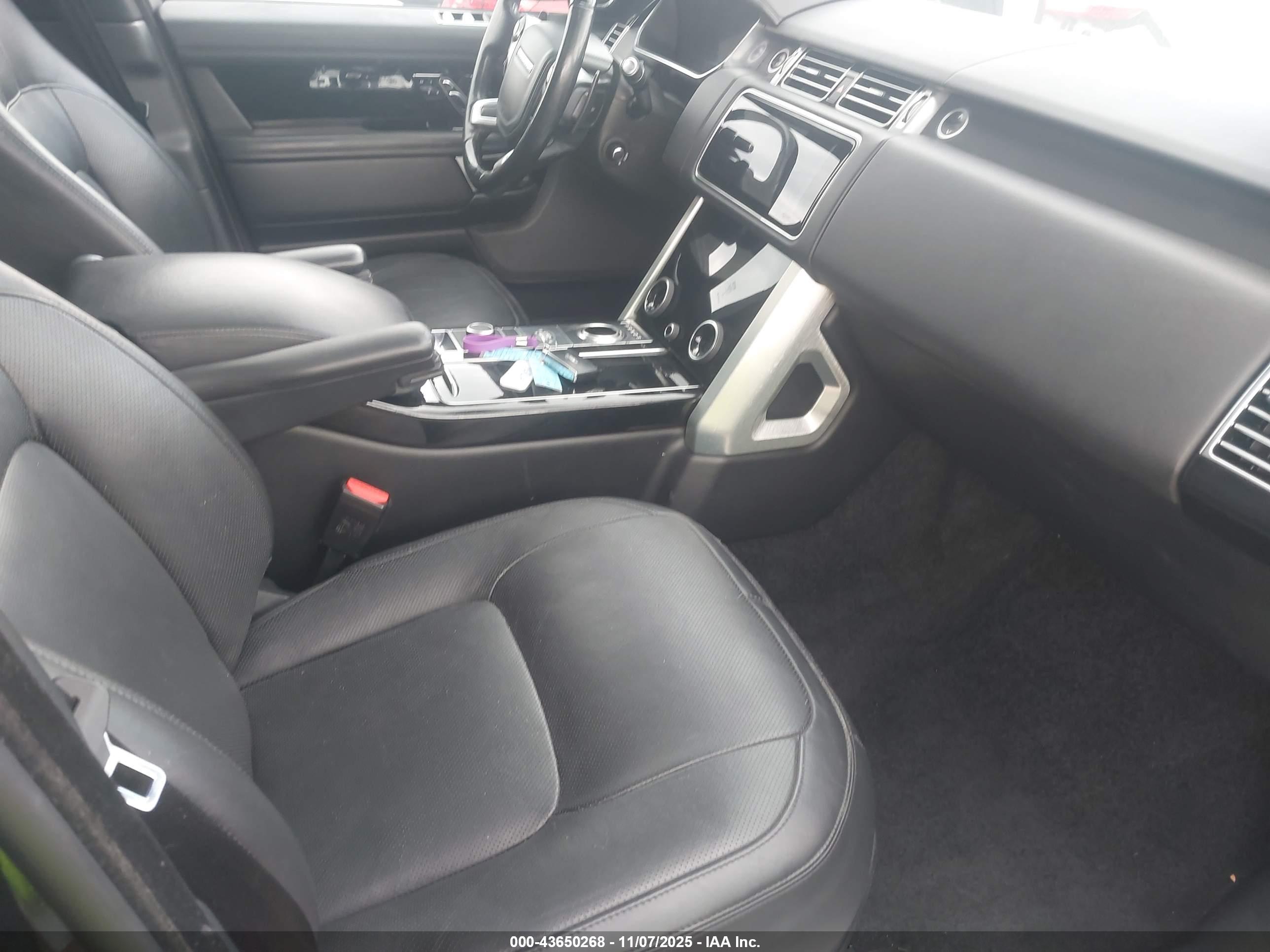 LAND ROVER image 5