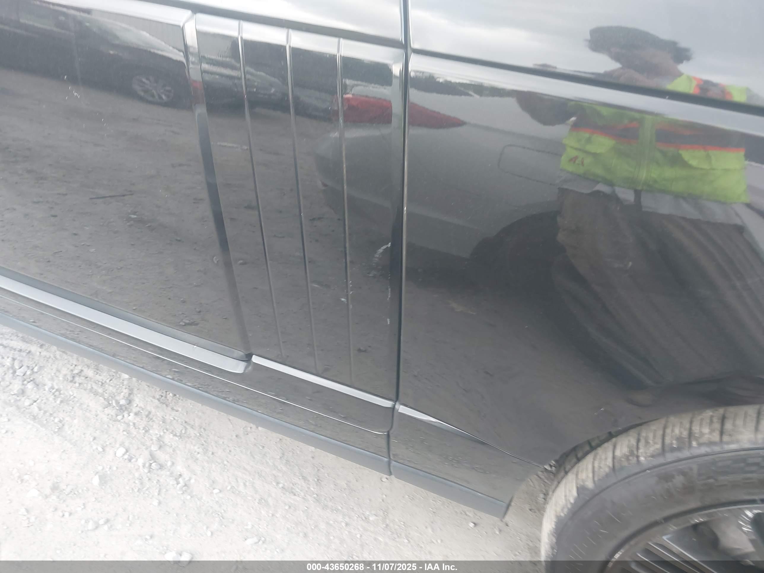 LAND ROVER image 6