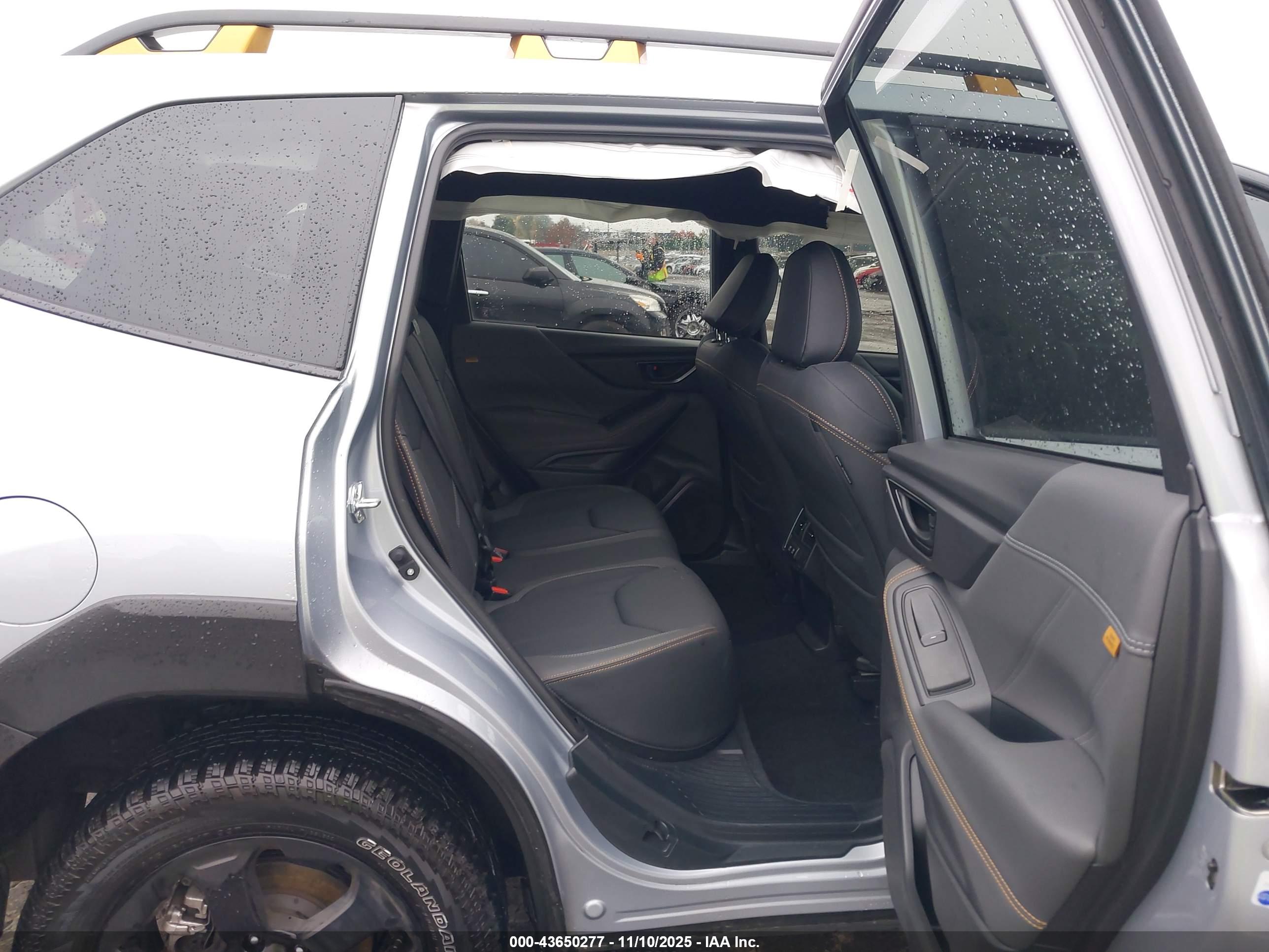 SUBARU FORESTER image 8