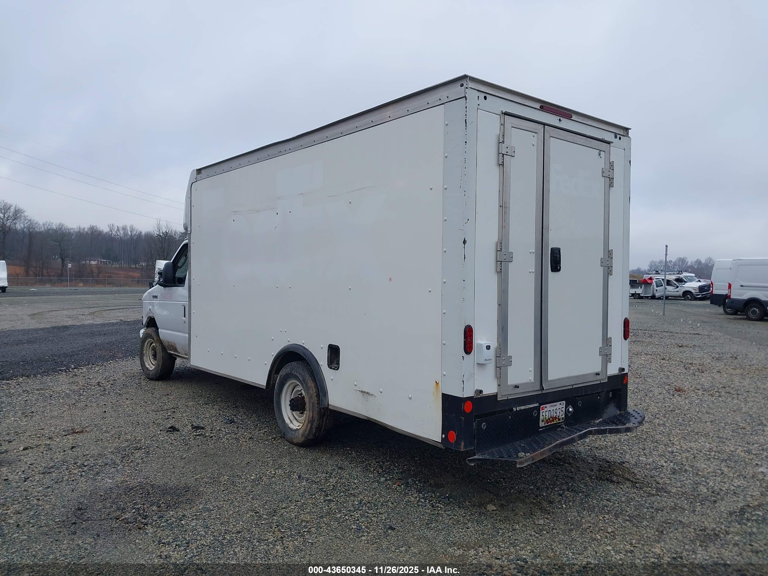 FORD E-350 image 3