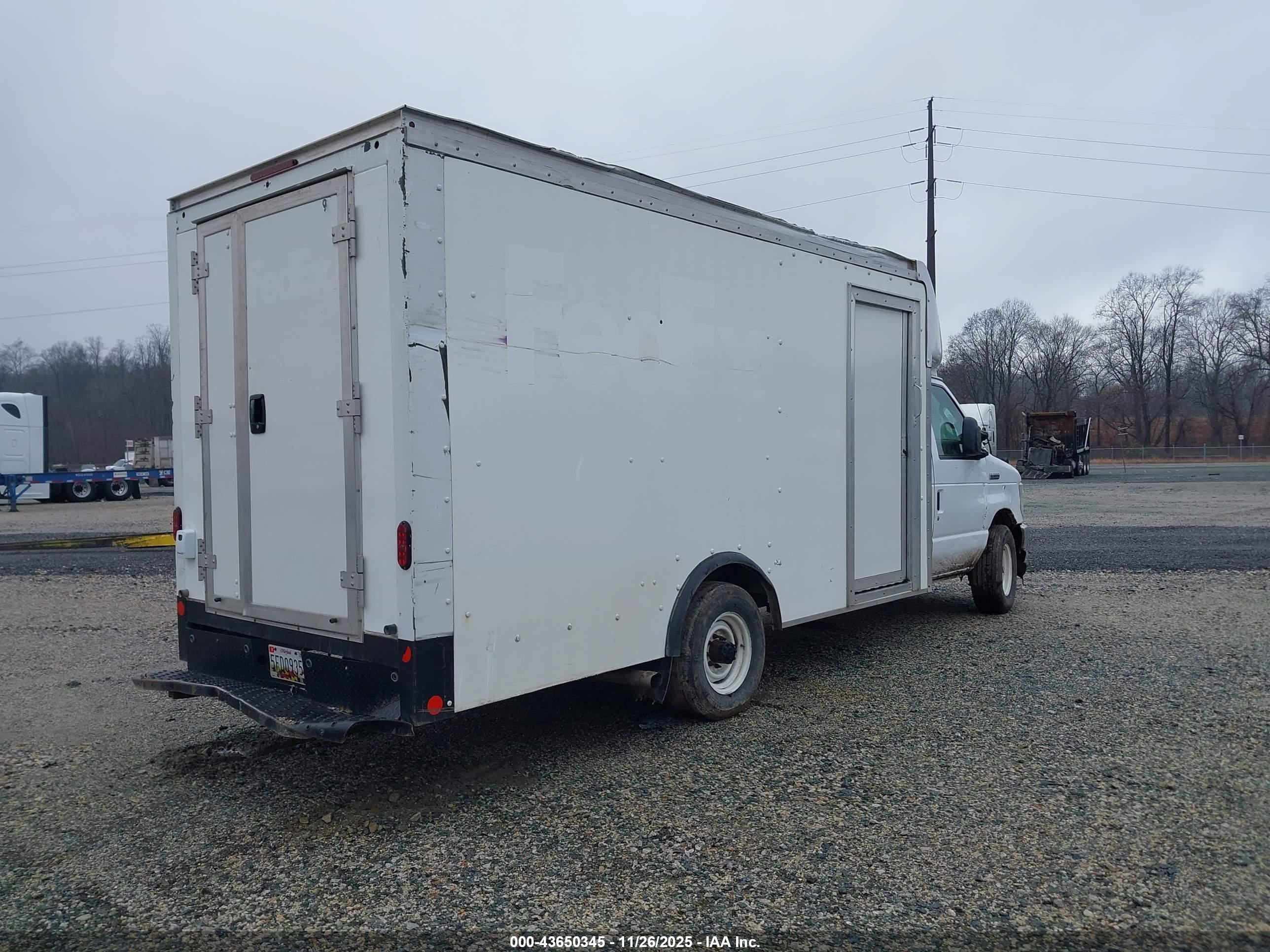 FORD E-350 image 4