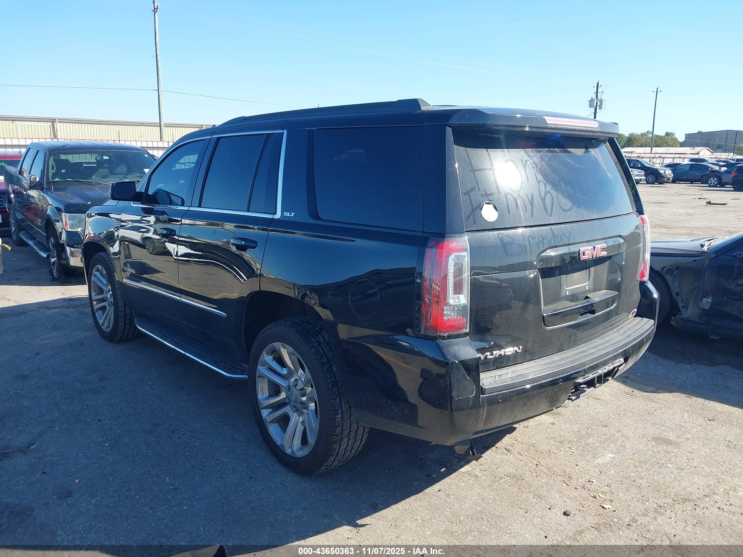 GMC YUKON image 3