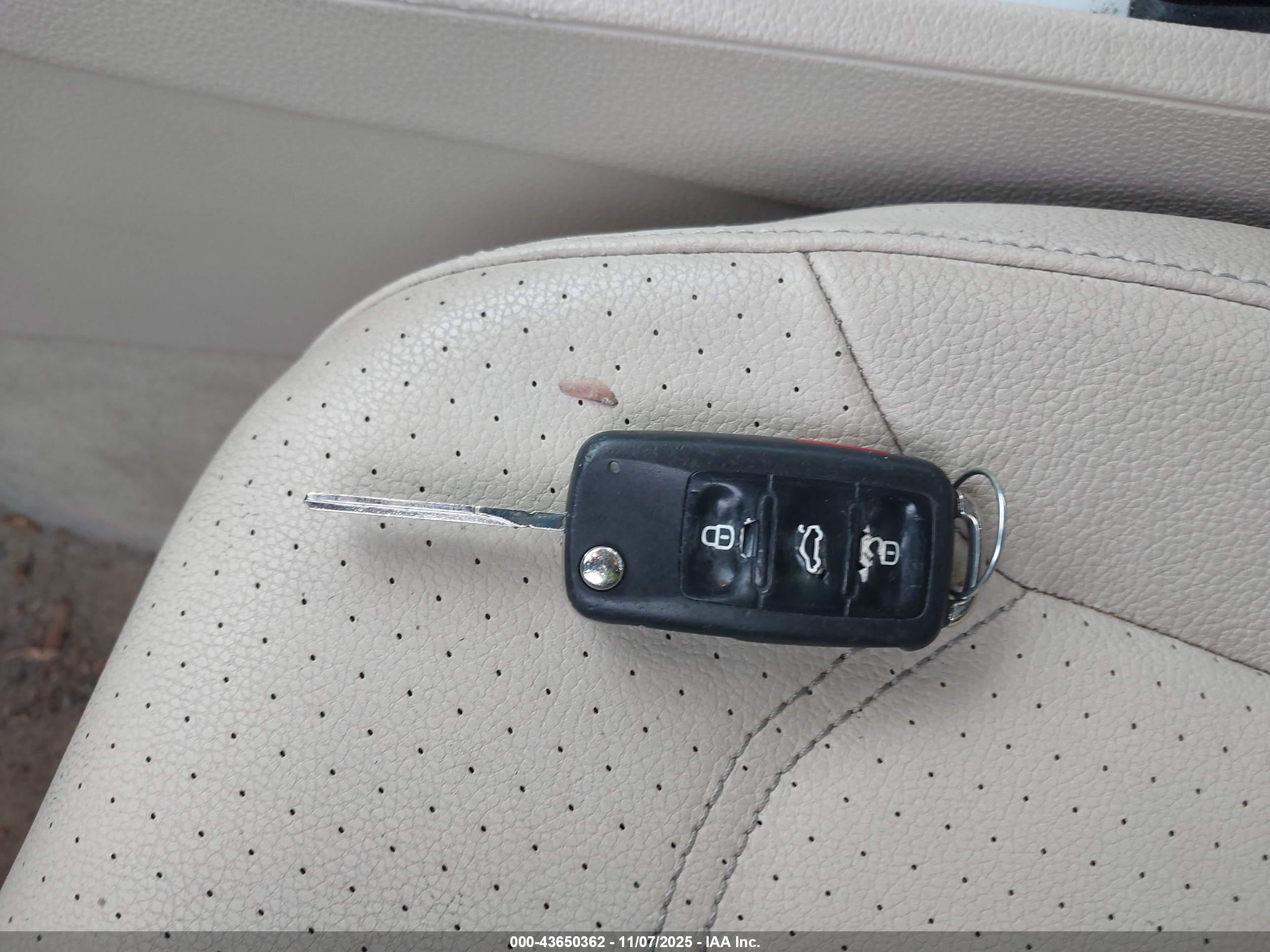 VOLKSWAGEN PASSAT image 11
