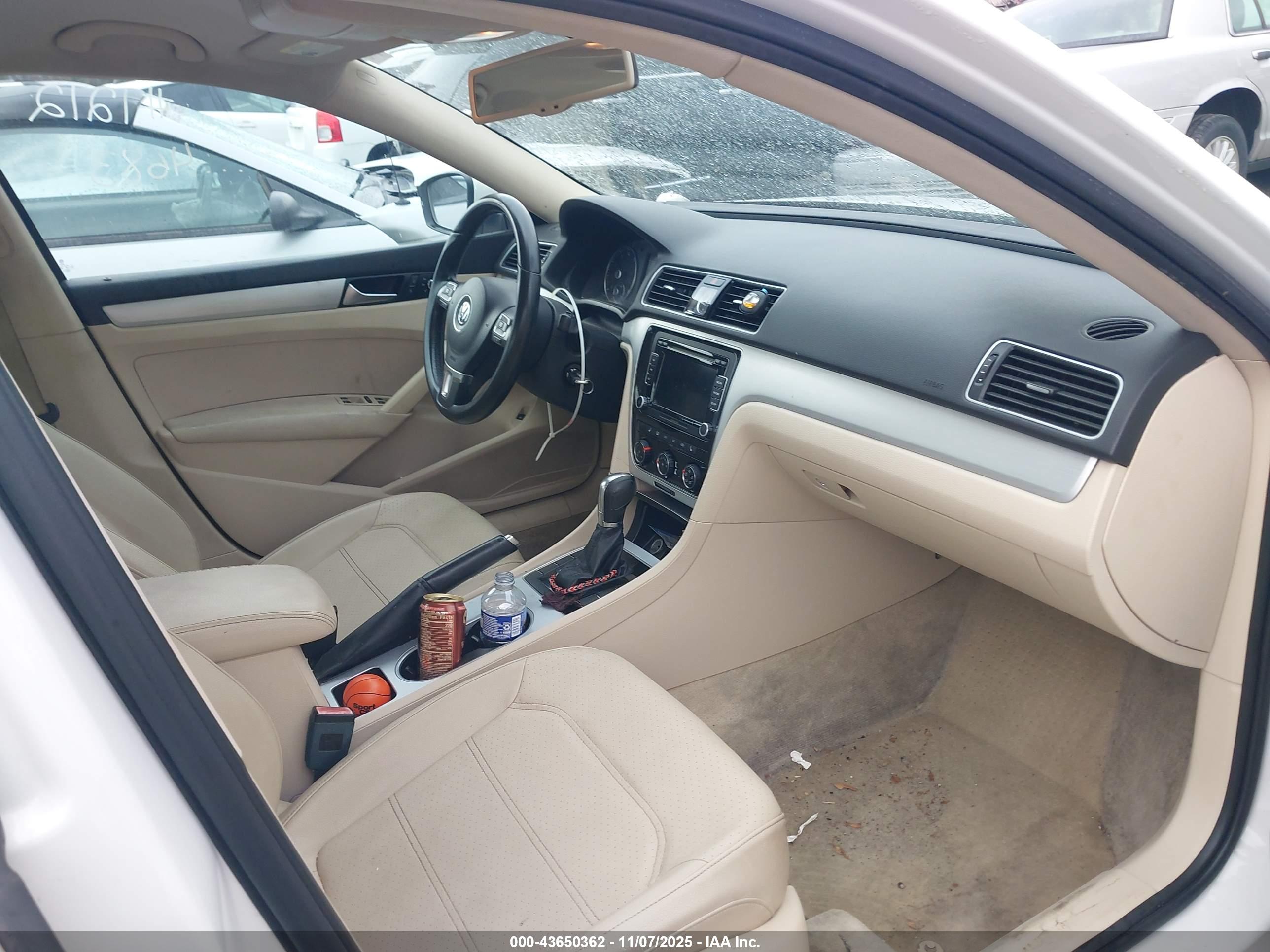 VOLKSWAGEN PASSAT image 5
