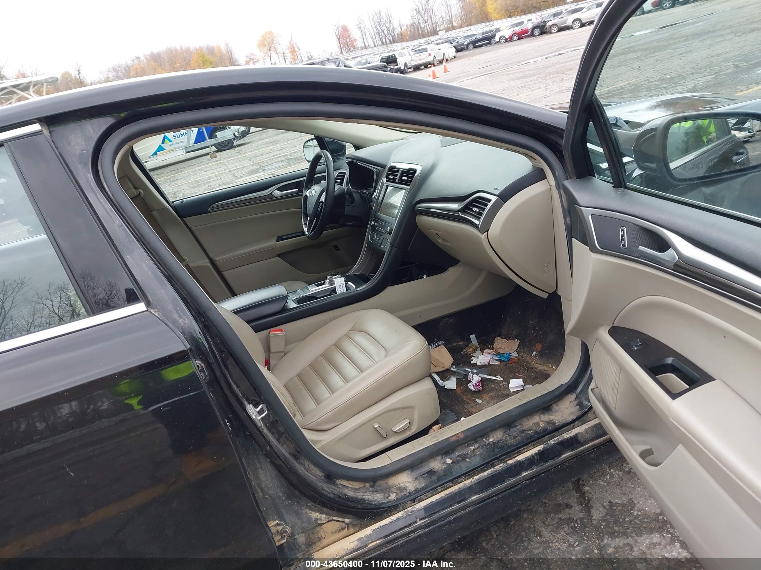 FORD FUSION image 5