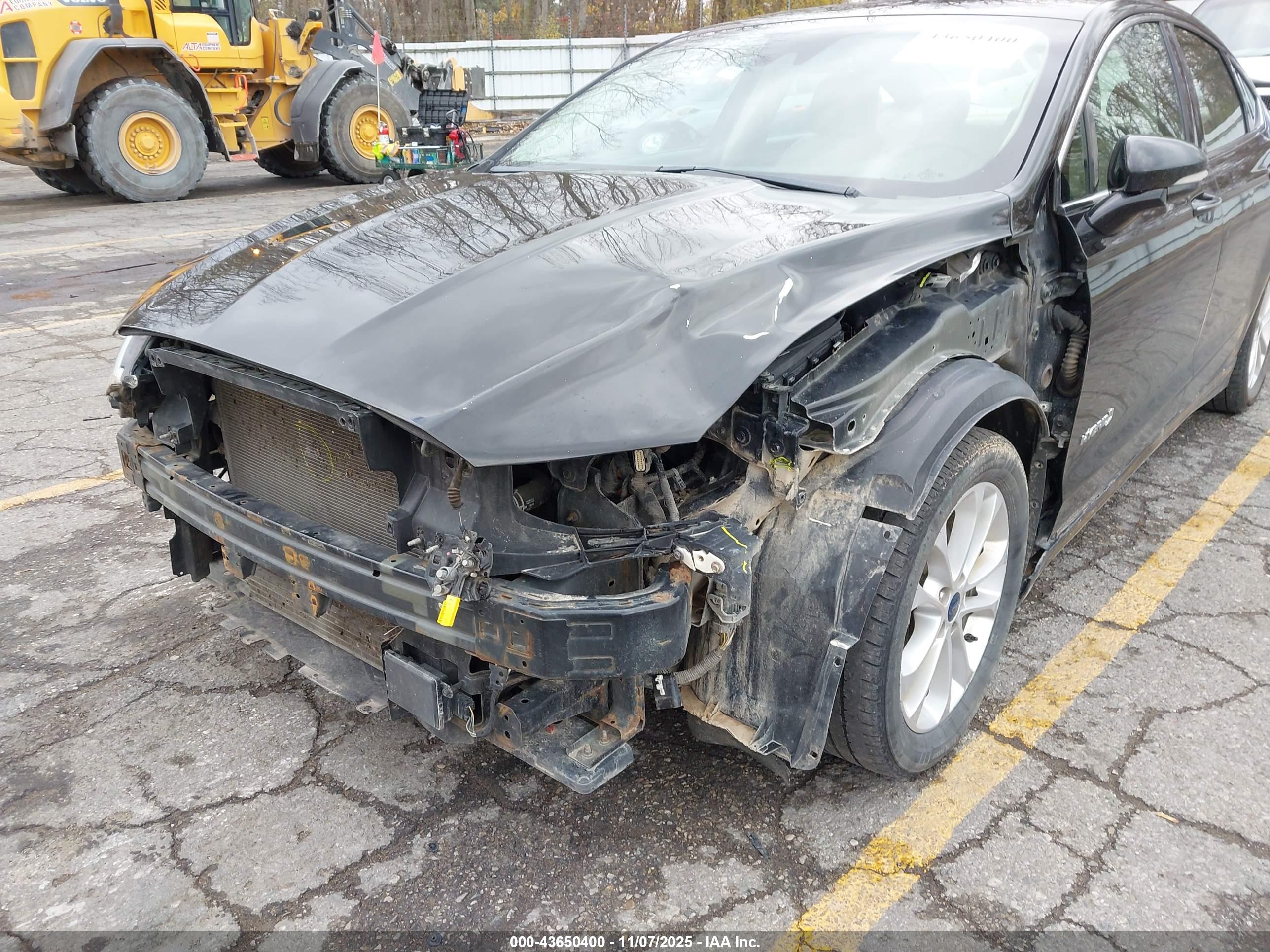 FORD FUSION image 6