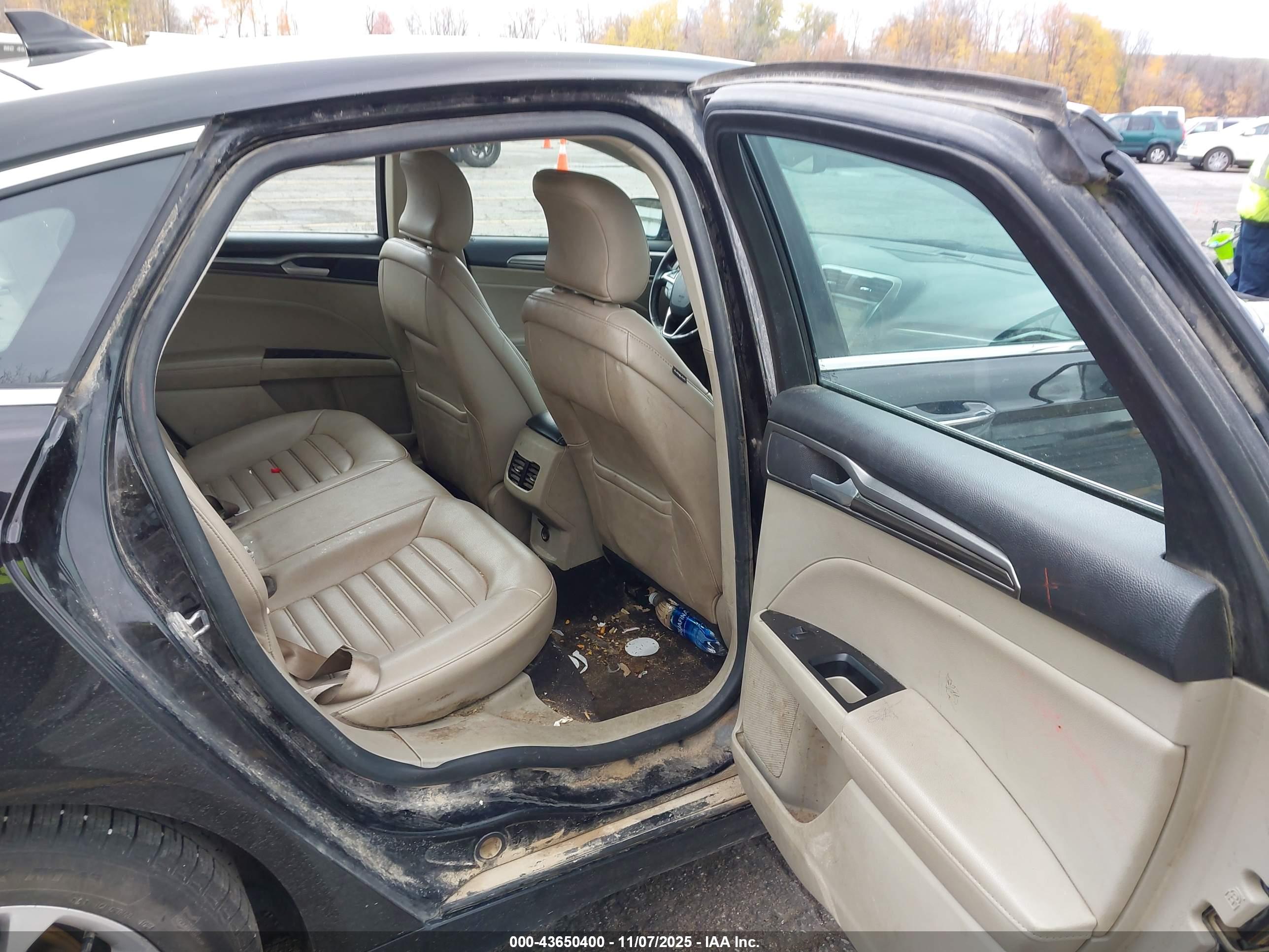 FORD FUSION image 8