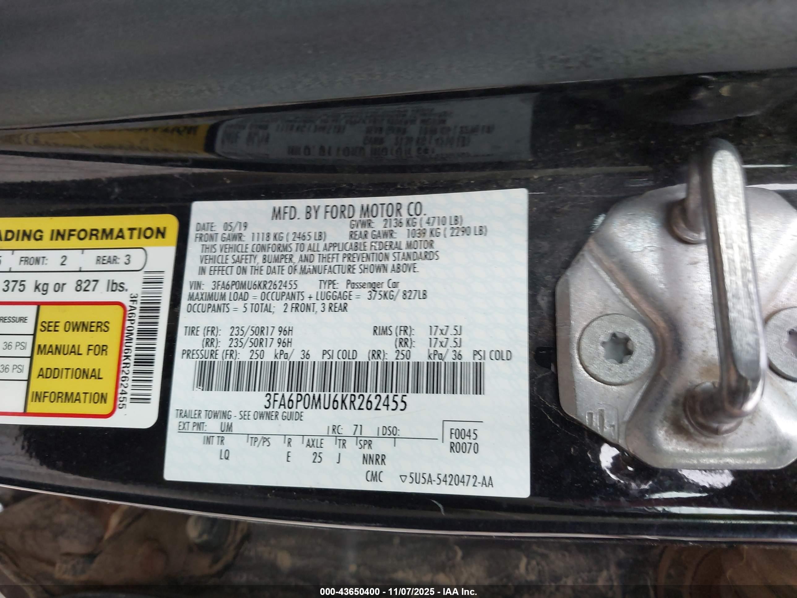 FORD FUSION image 9