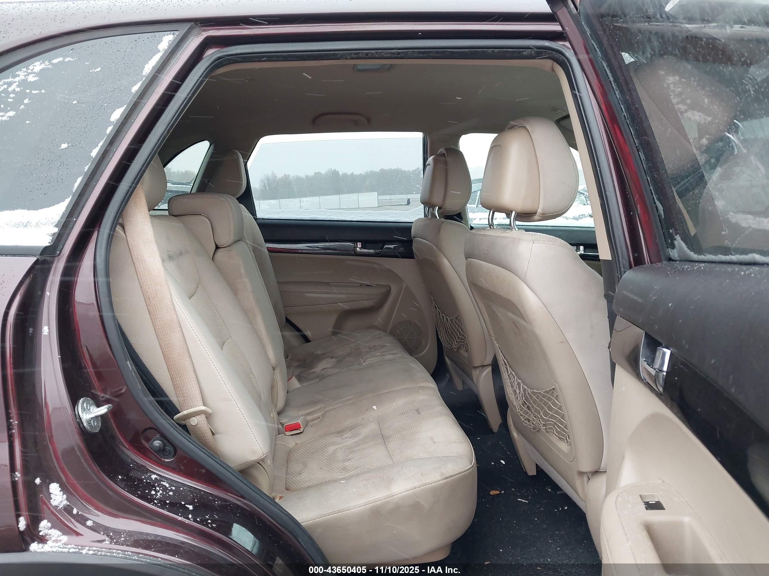 KIA SORENTO image 8