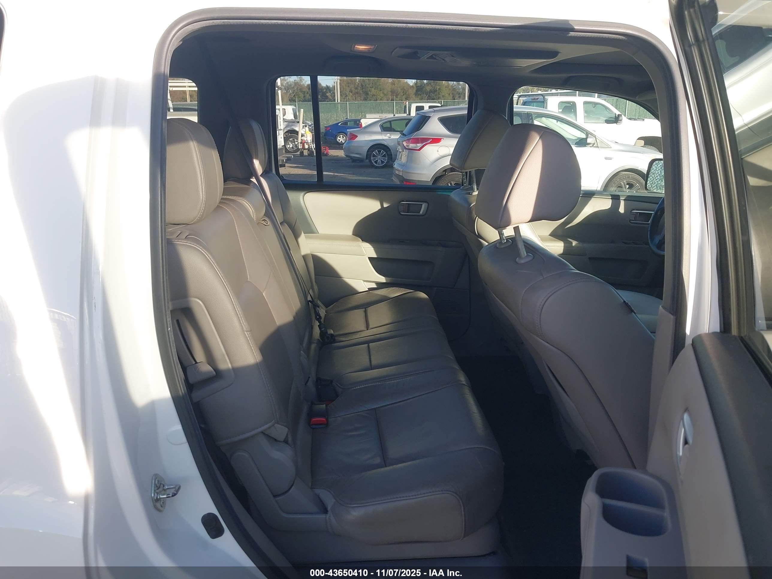 HONDA PILOT image 8