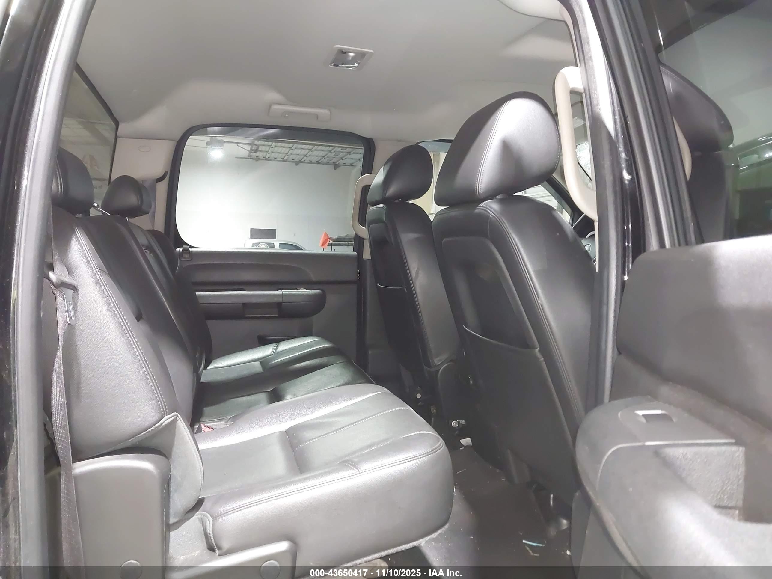 GMC SIERRA image 8
