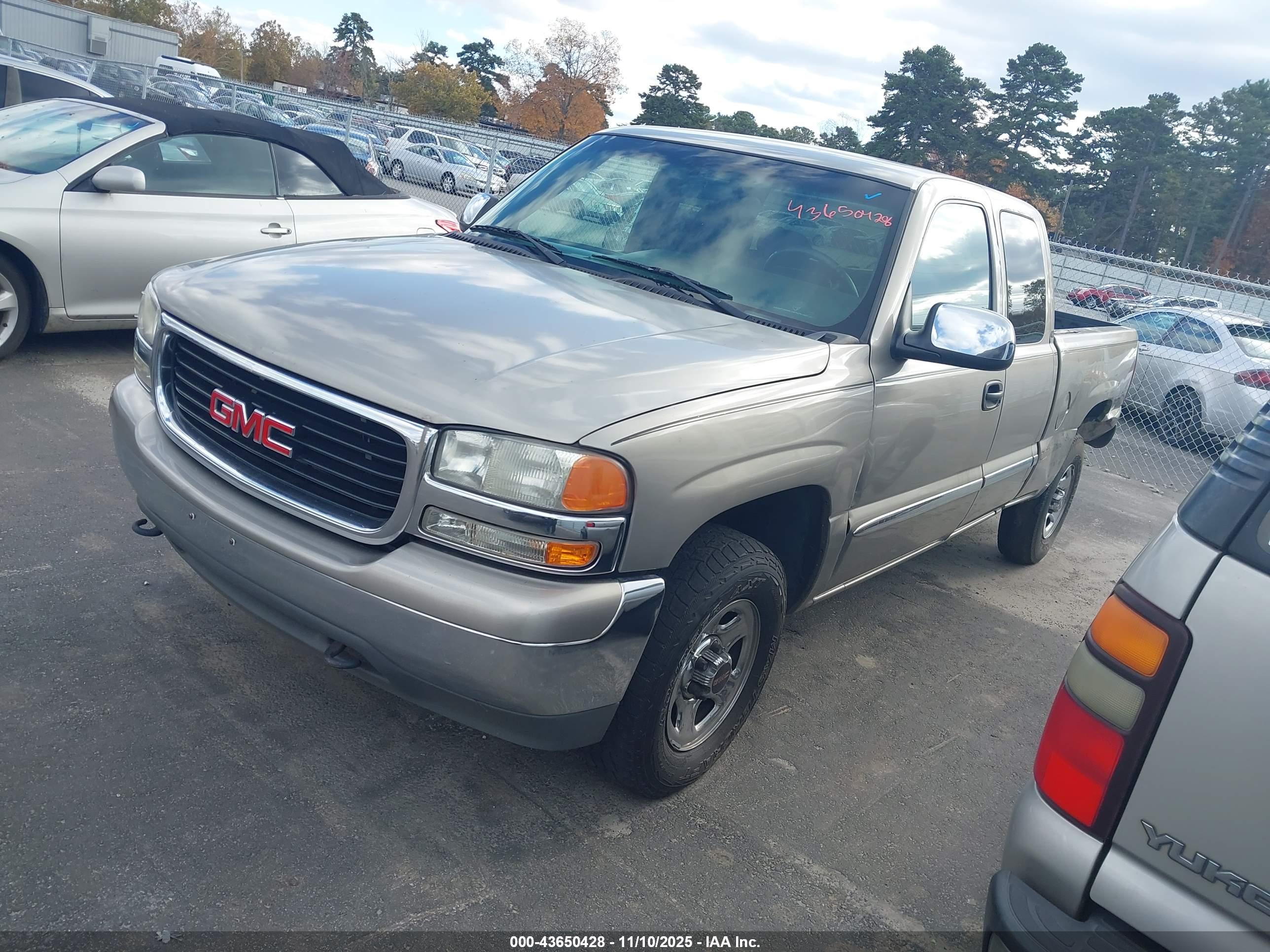 GMC SIERRA image 2
