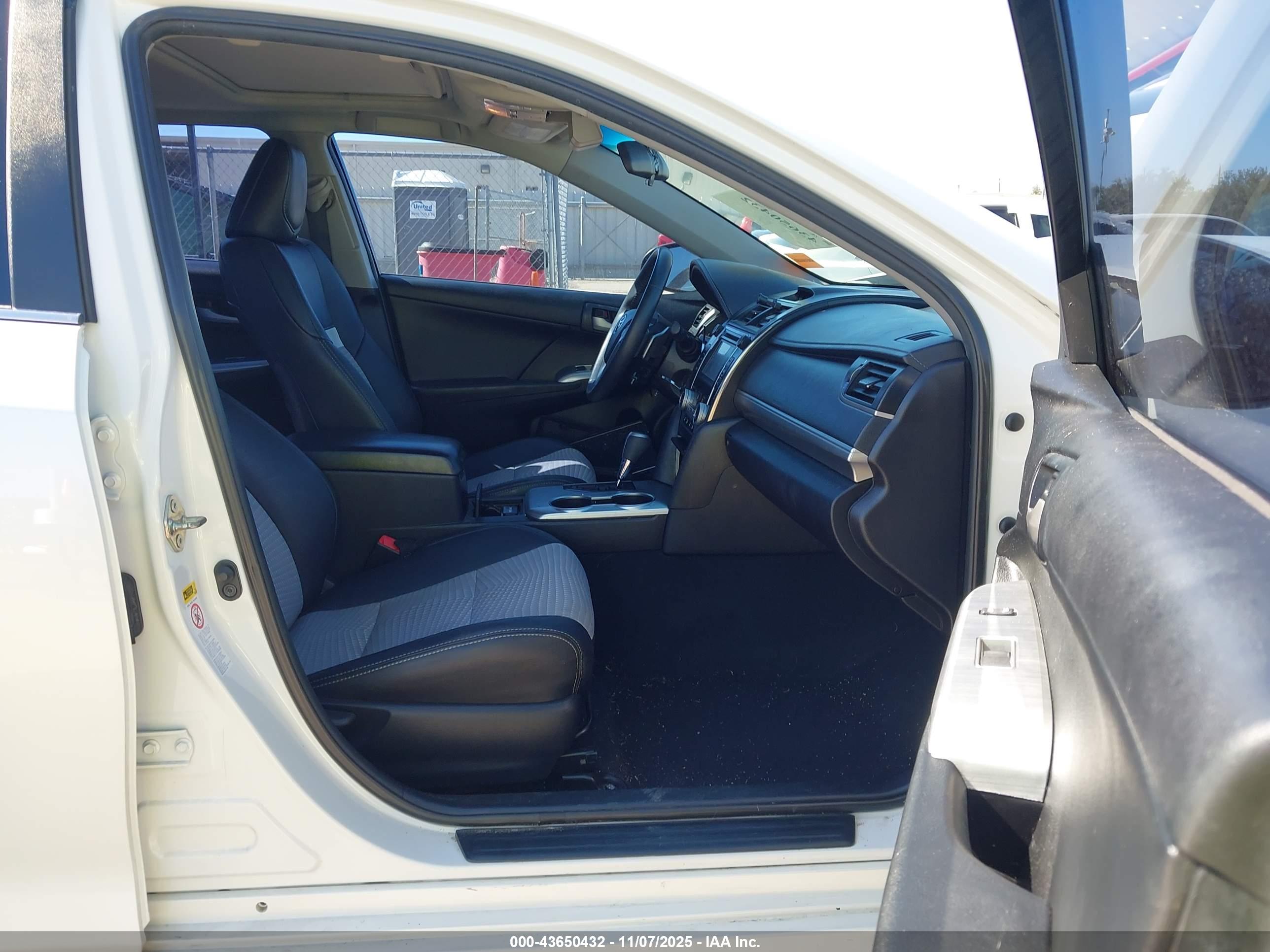 TOYOTA CAMRY image 5