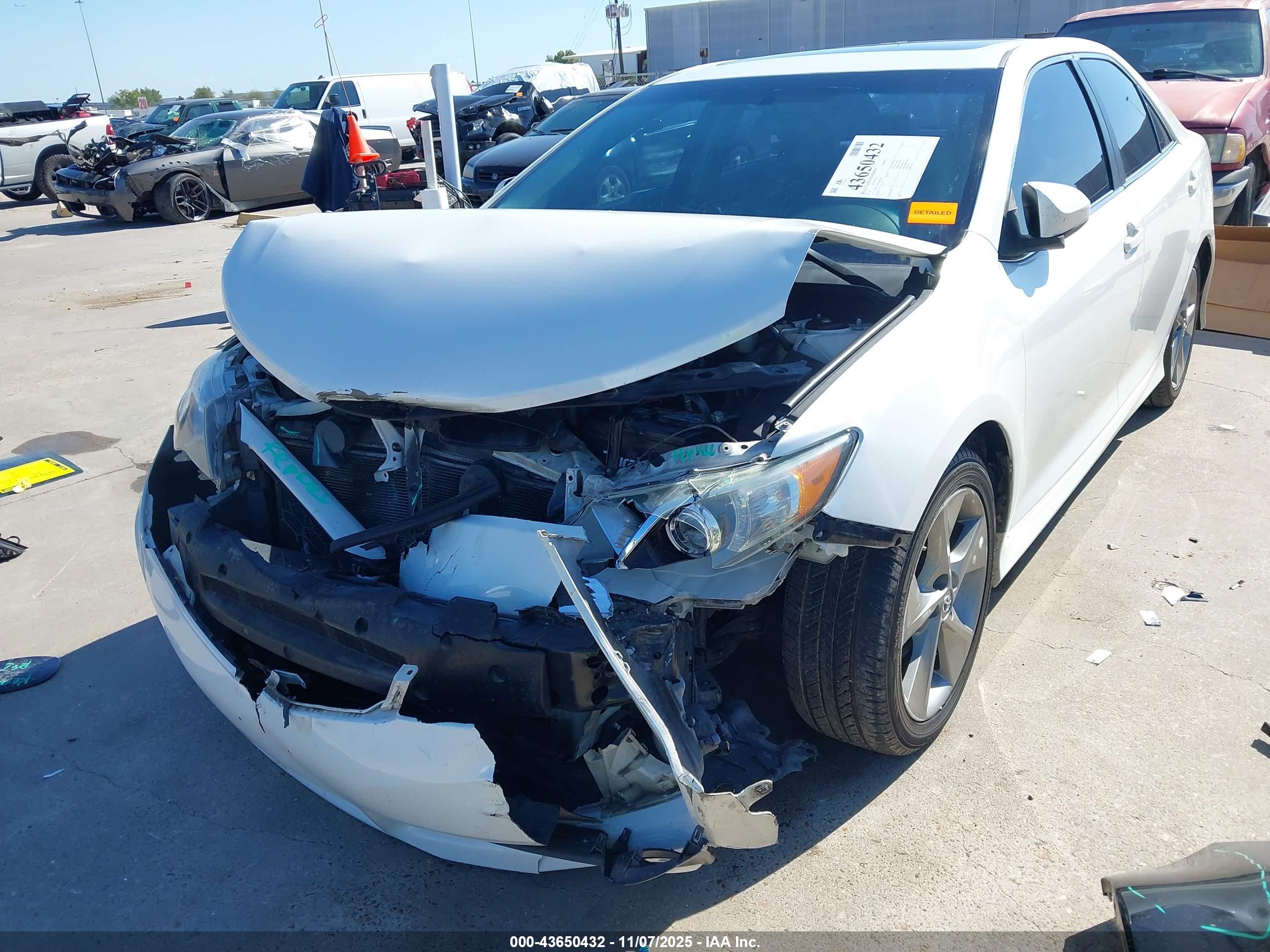 TOYOTA CAMRY image 6