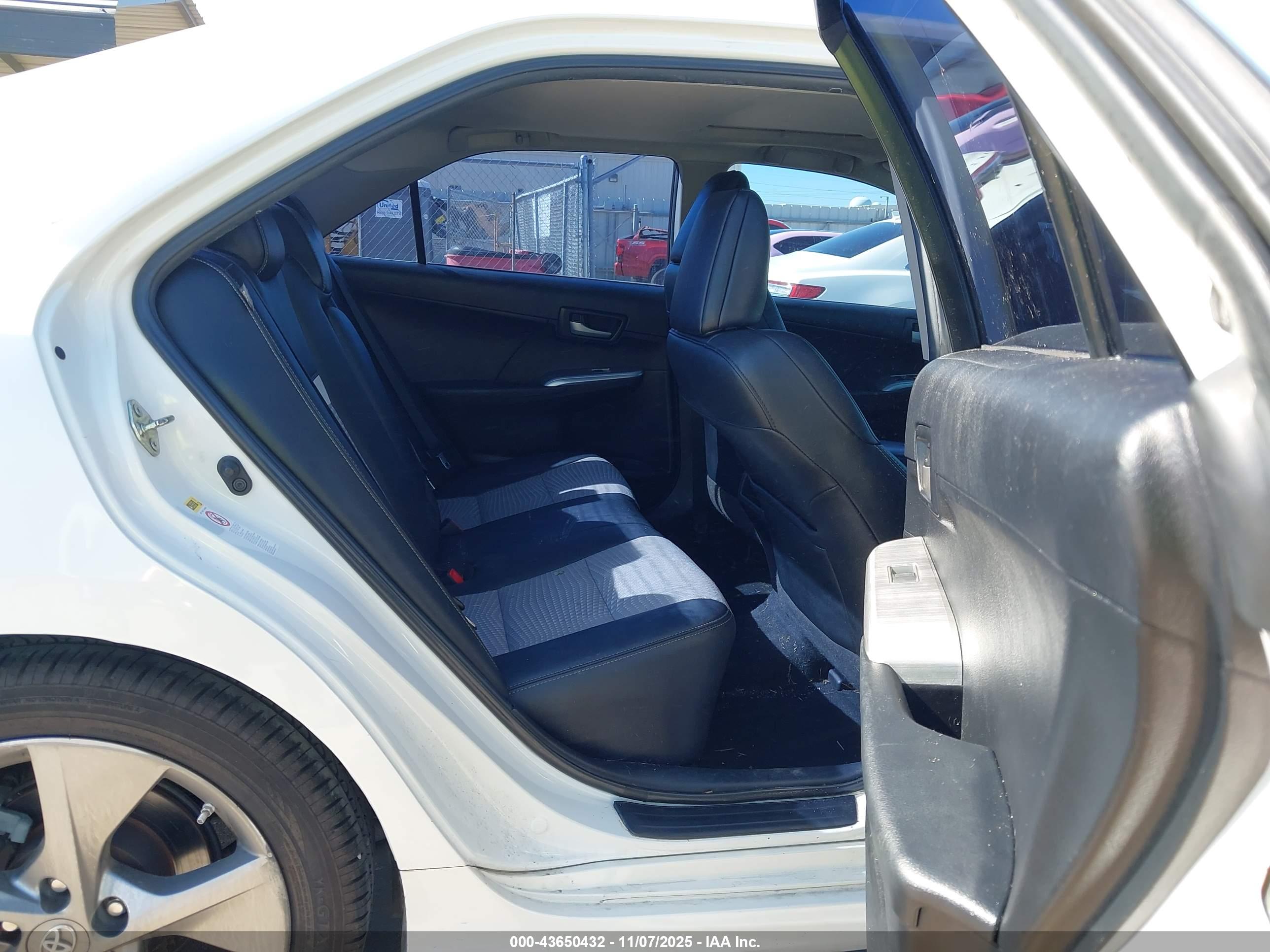 TOYOTA CAMRY image 8